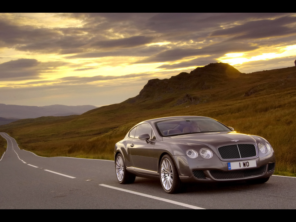 Bentley On The Road - HD Wallpaper 