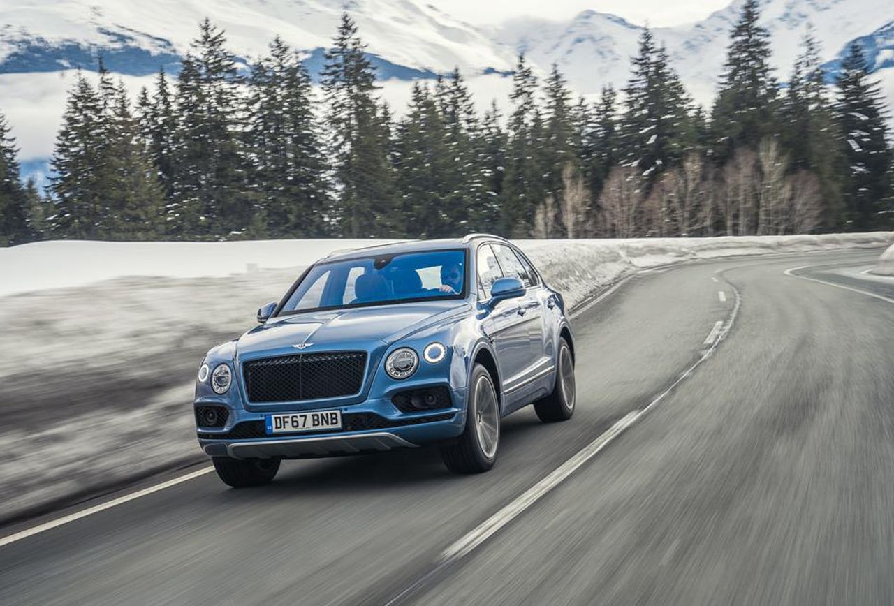 2019 Bentley Bentayga Interior Hd Wallpaper - Bentley Bentayga V8 Price - HD Wallpaper 
