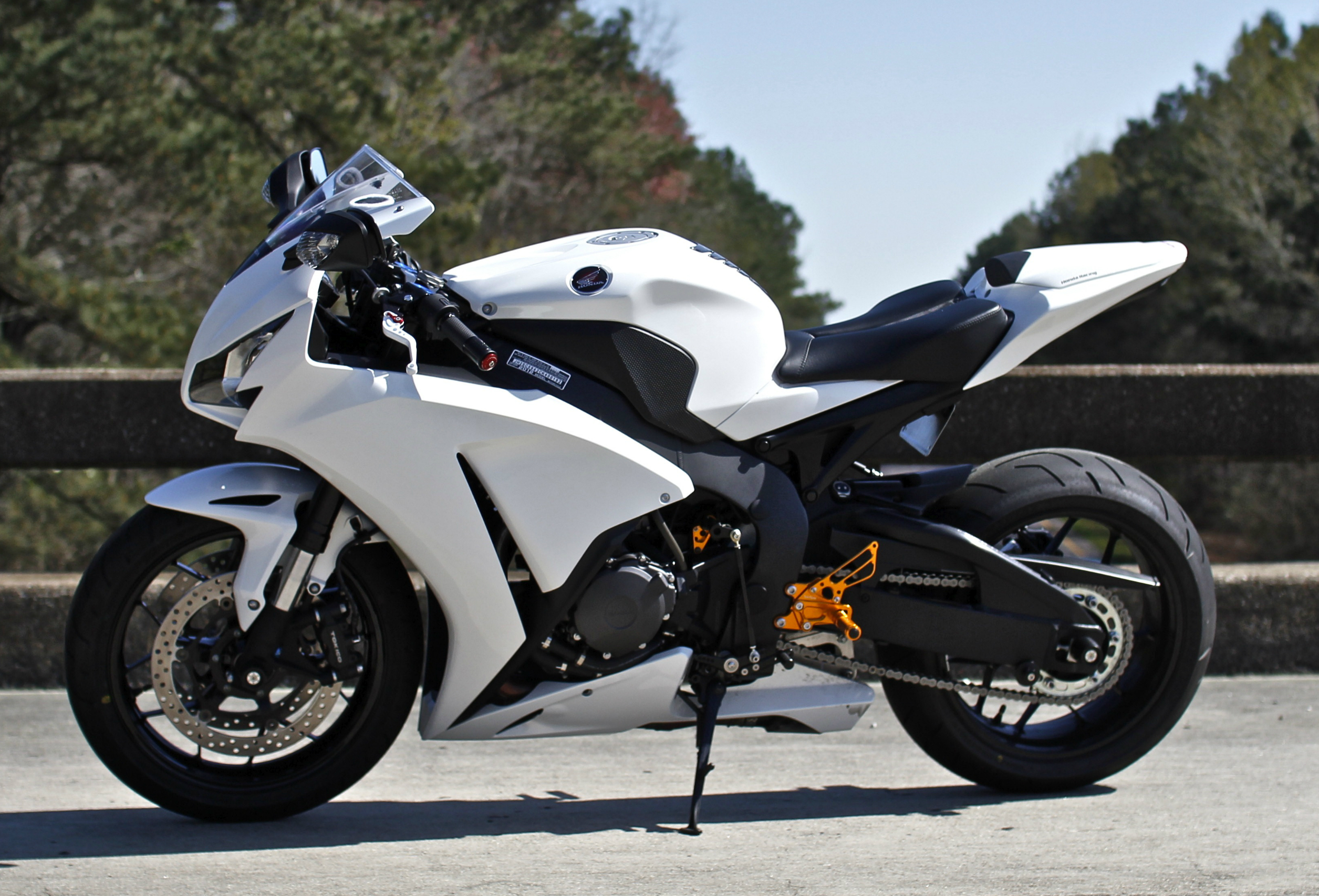 Wallpaper Honda, Cbr1000rr, White, Bike, Side View - 2013 Honda Cbr1000rr White - HD Wallpaper 