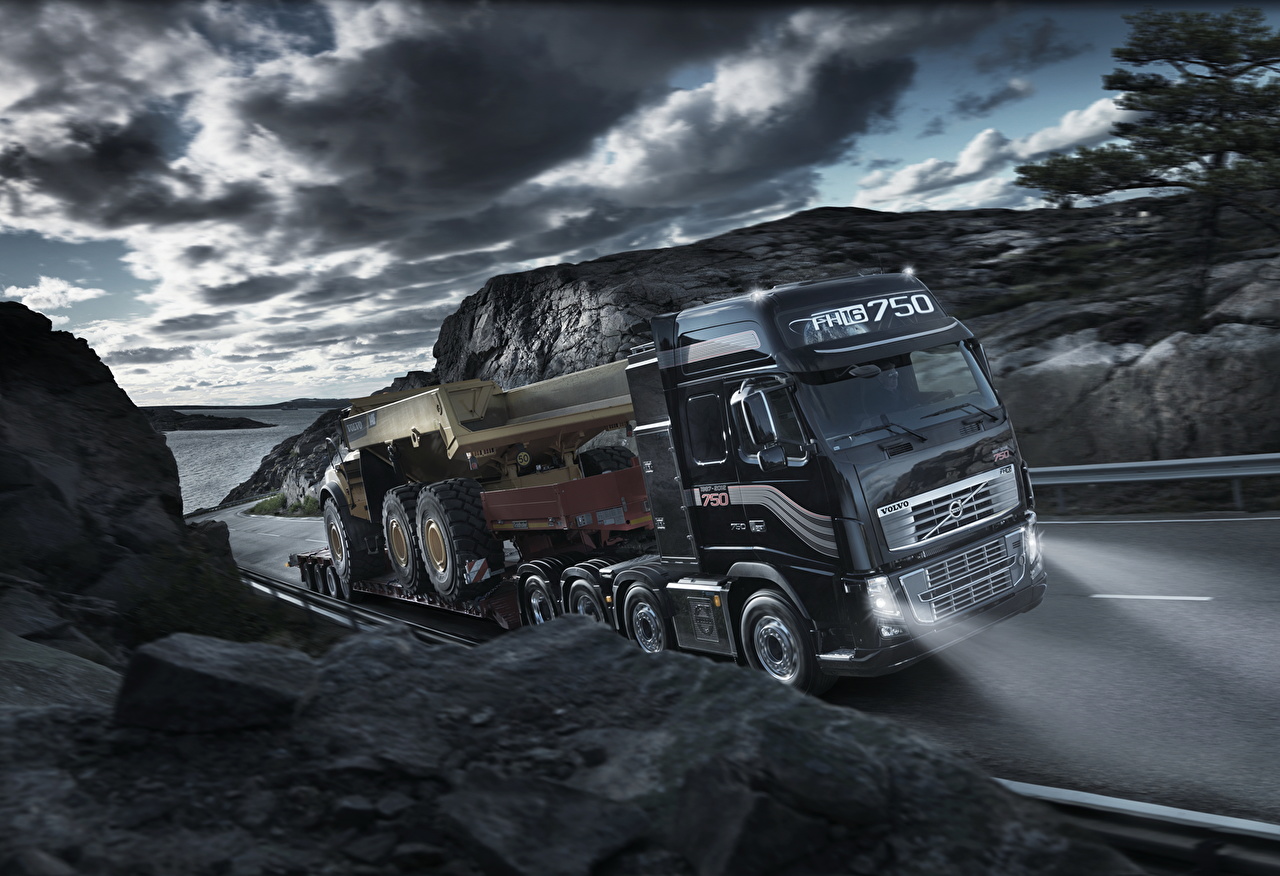 Volvo Truck Wallpaper Hd - HD Wallpaper 