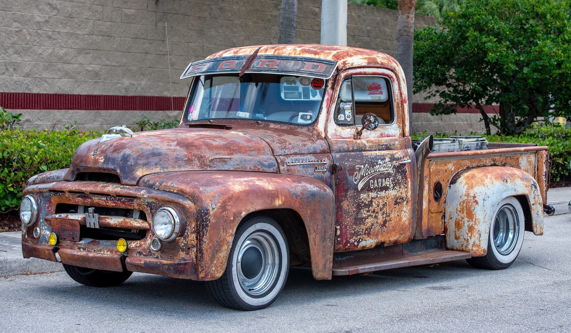 Brown Color Old Pickup Truck Wallpaper Old Pickup Truck 1920x1120 Wallpaper Teahub Io