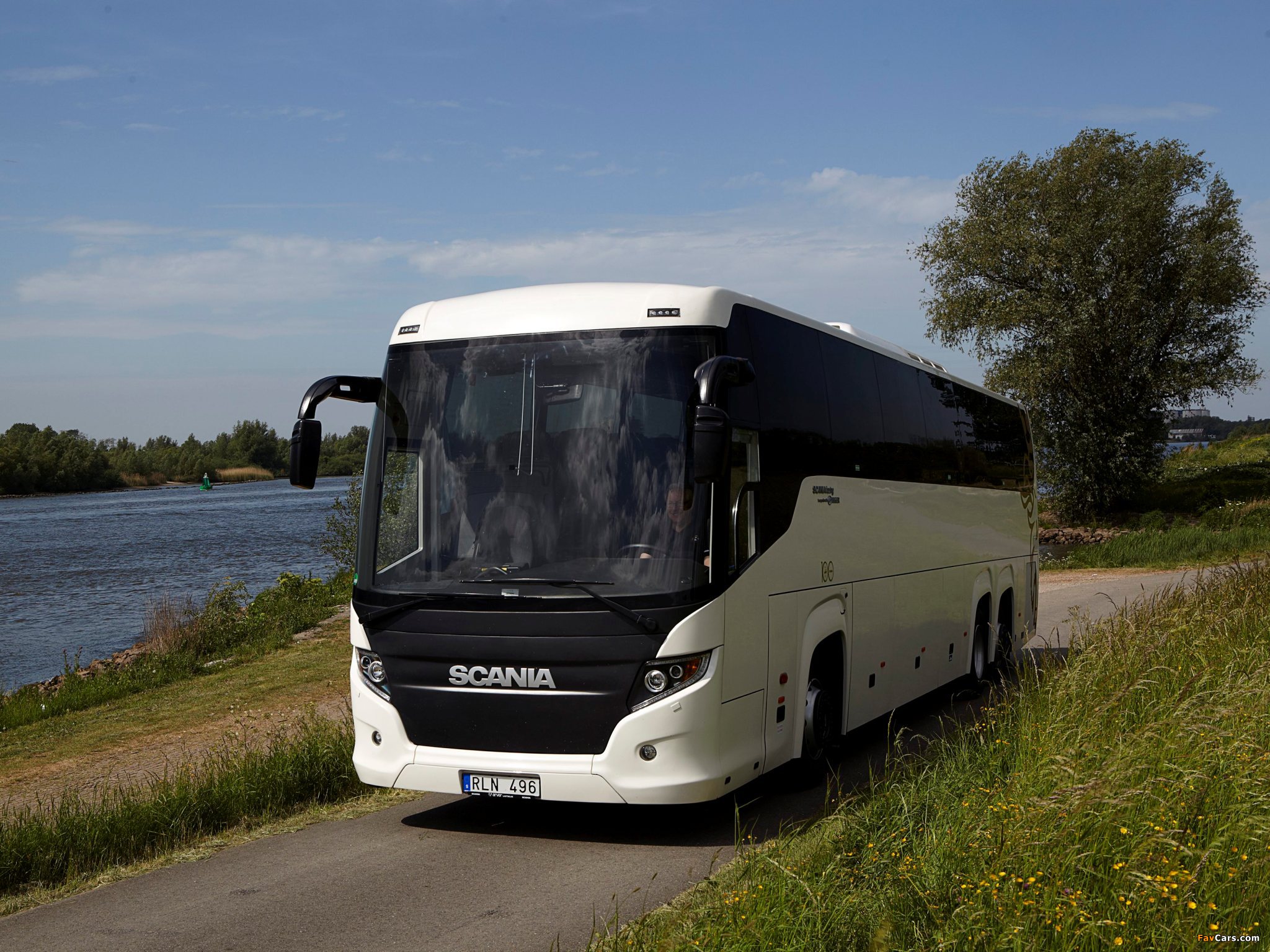Higer Scania Touring Hd 2009 Wallpapers - Maranda High School Bus - HD Wallpaper 