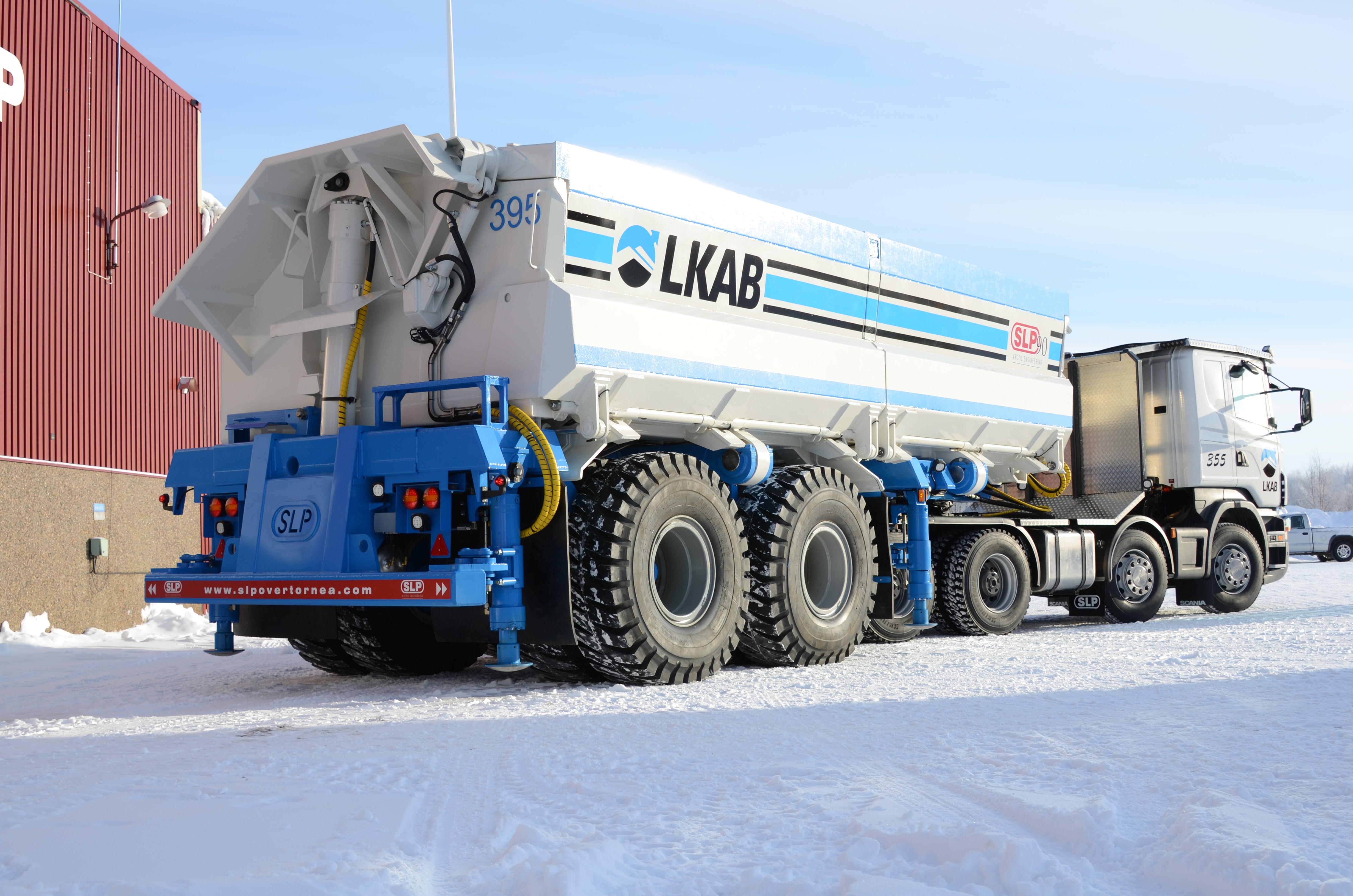 Trailer Truck - HD Wallpaper 