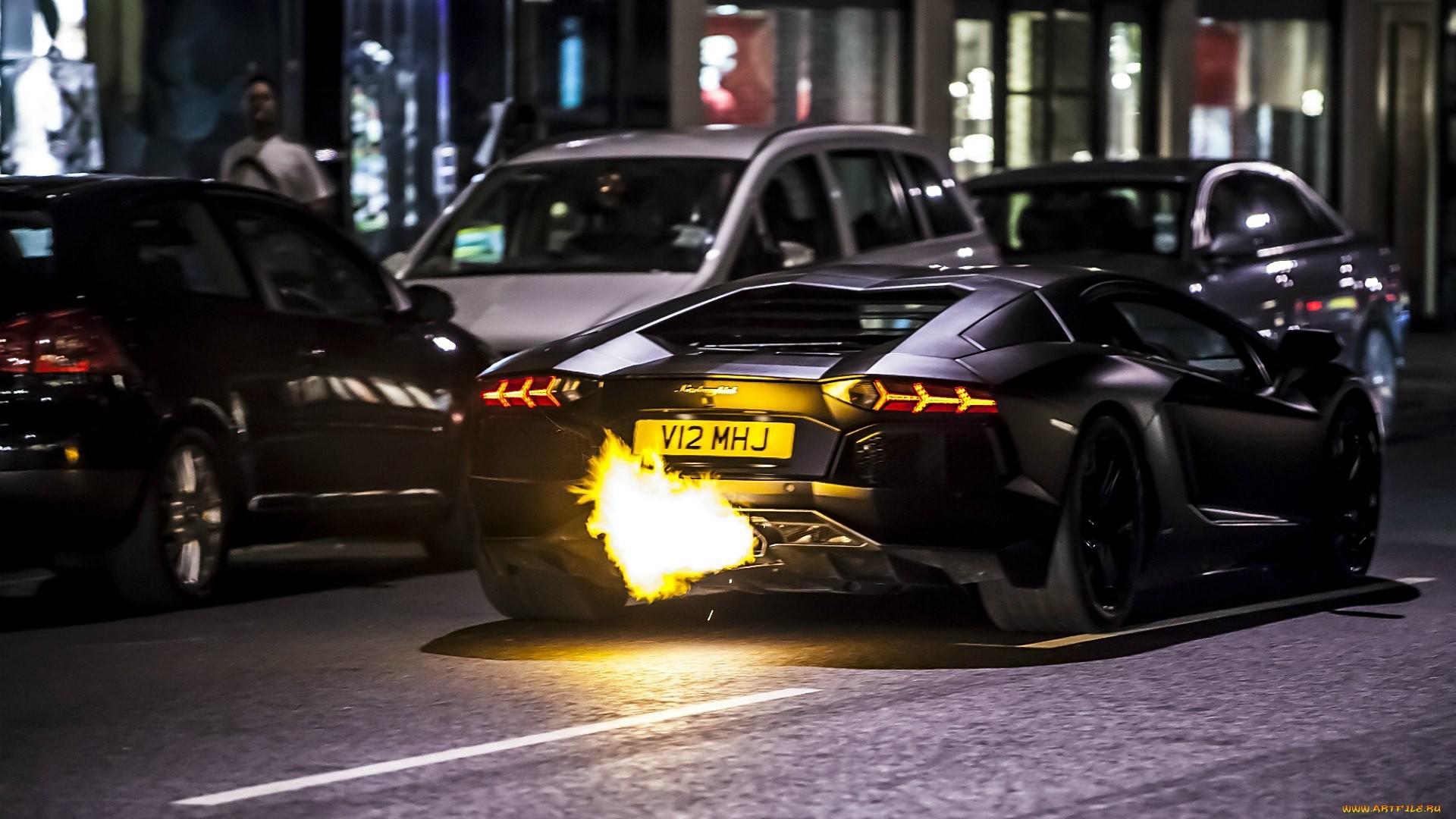 Wallpaper - Lamborghini Aventador Flames - HD Wallpaper 