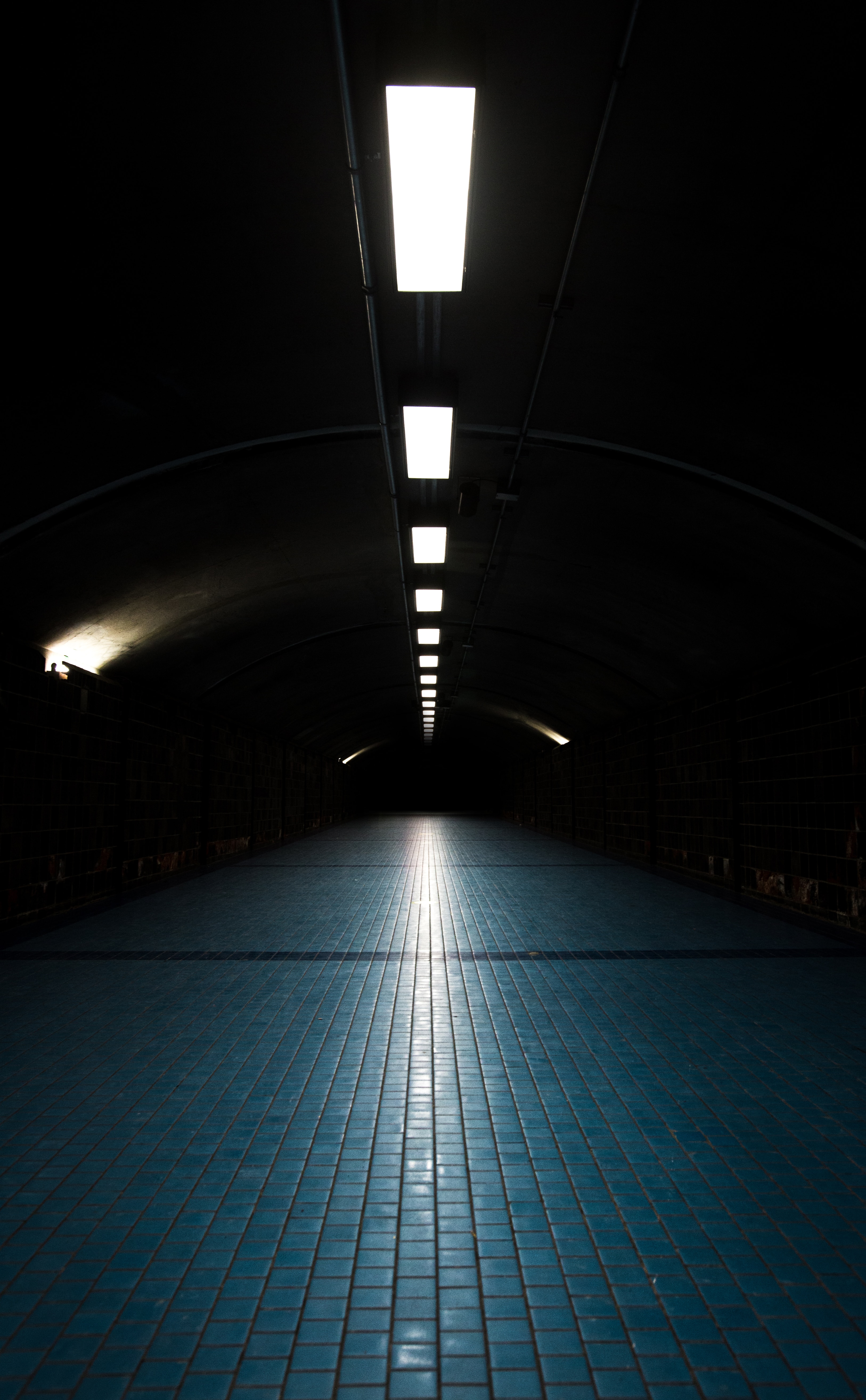 Wallpaper Tunnel, Dark, Lighting, Lights - Best Lighting Wall Background Hd  - 3252x5260 Wallpaper 