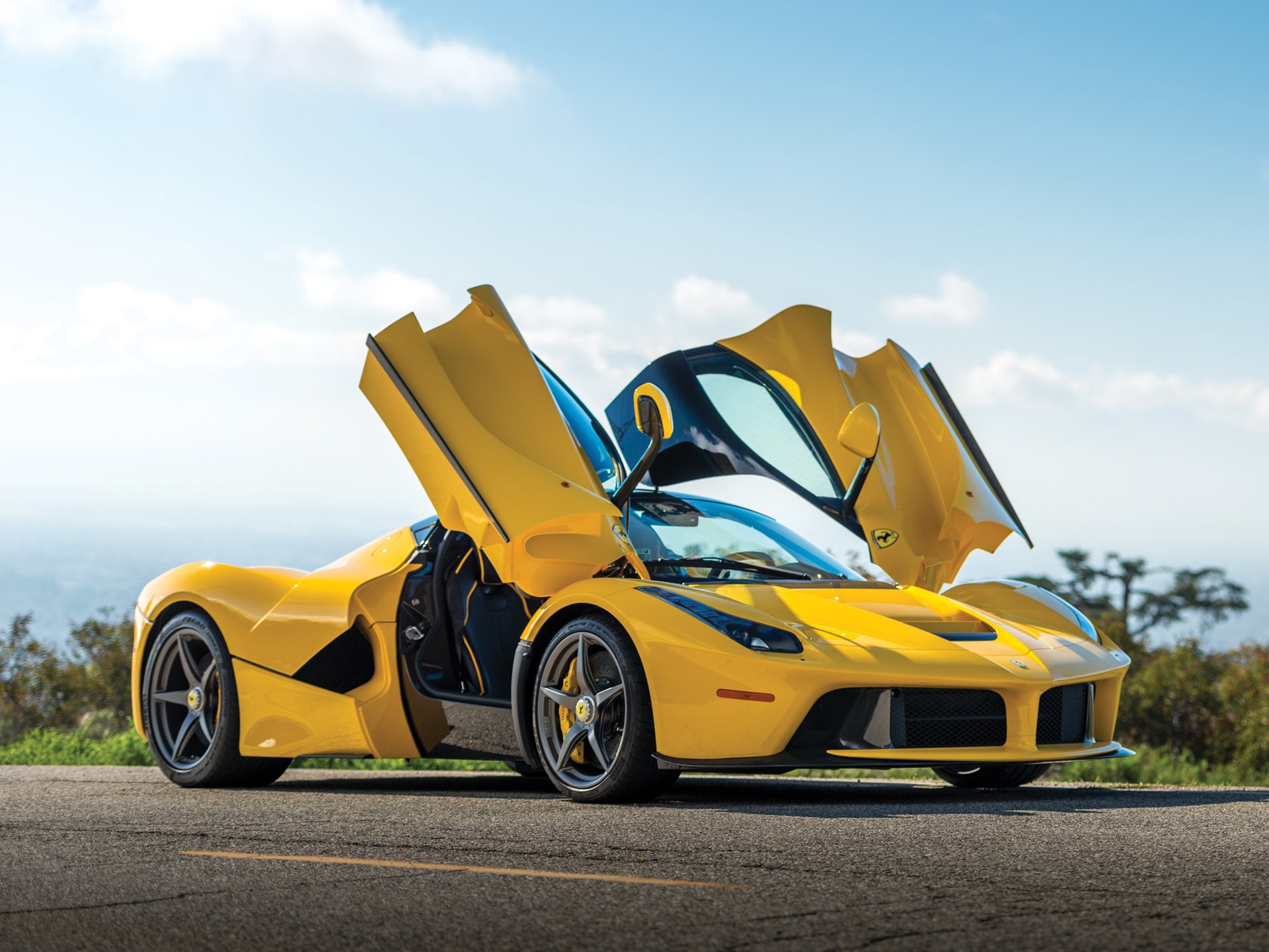 Laferrari - HD Wallpaper 