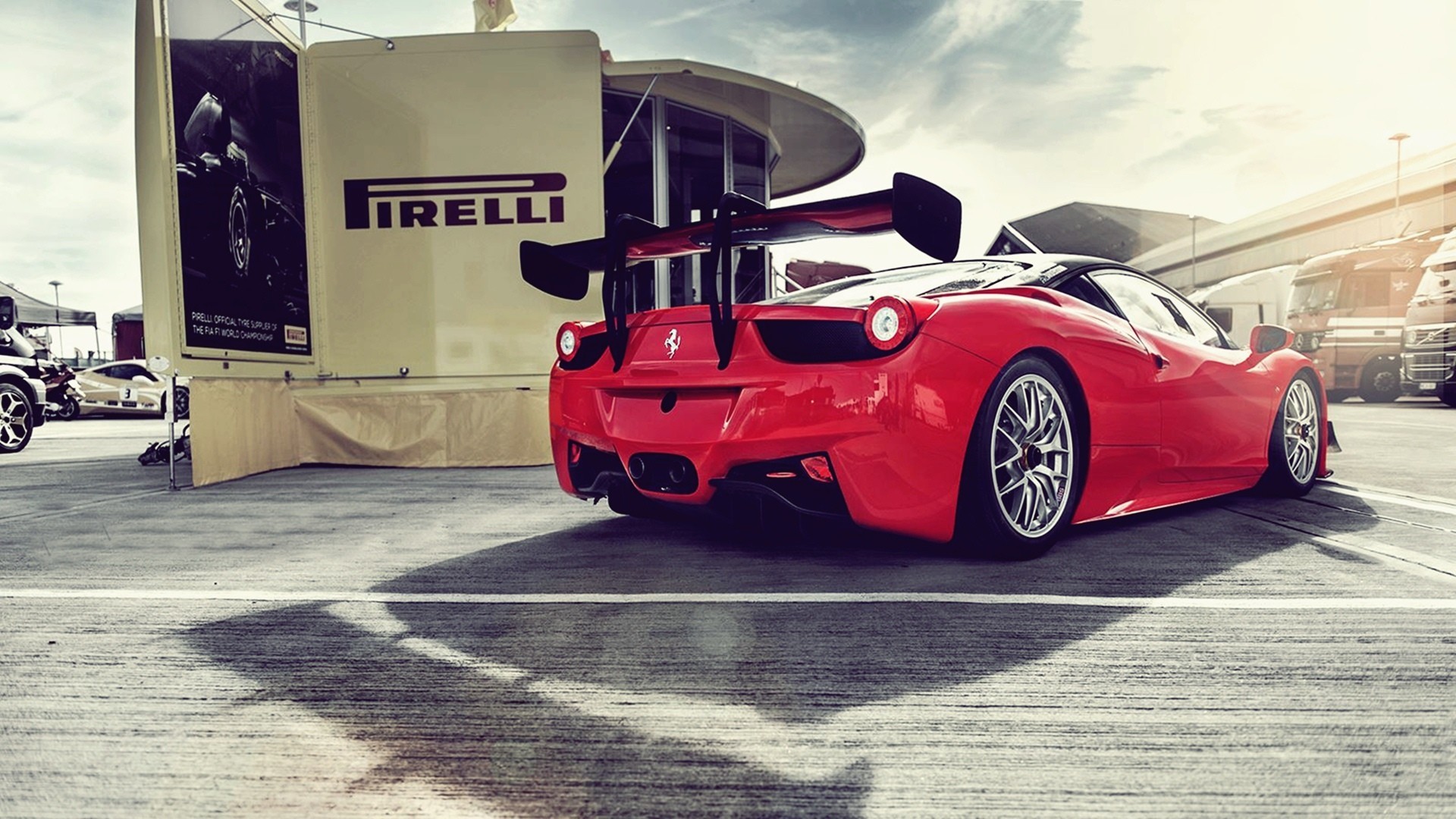 Red Ferrari Wallpaper - HD Wallpaper 