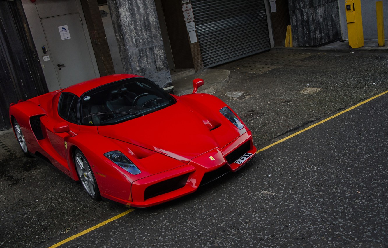Wallpaper Red Wall The Door Red Ferrari Ferrari Enzo - Enzo Ferrari - HD Wallpaper 