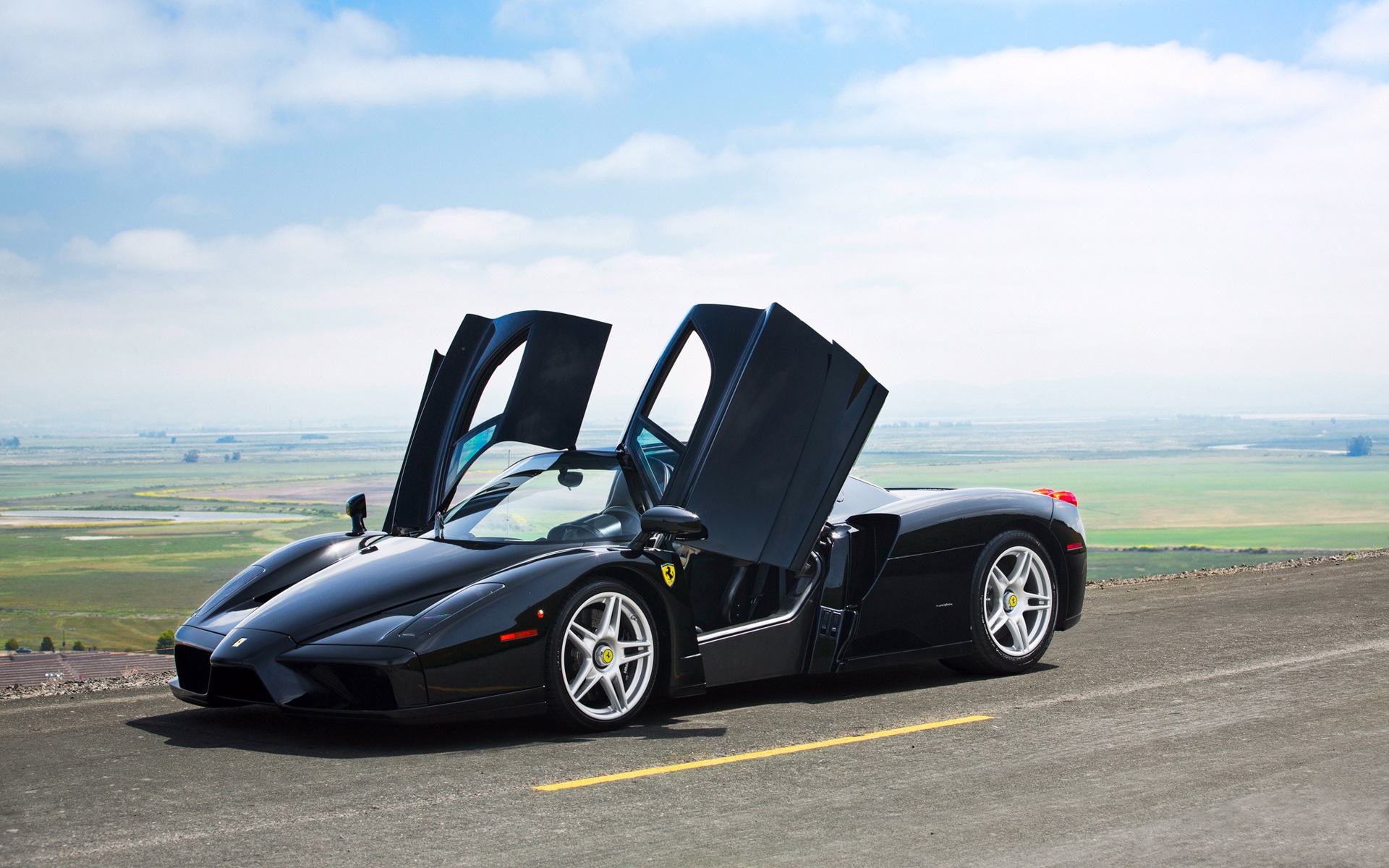 Ferrari Car Door Opened - HD Wallpaper 