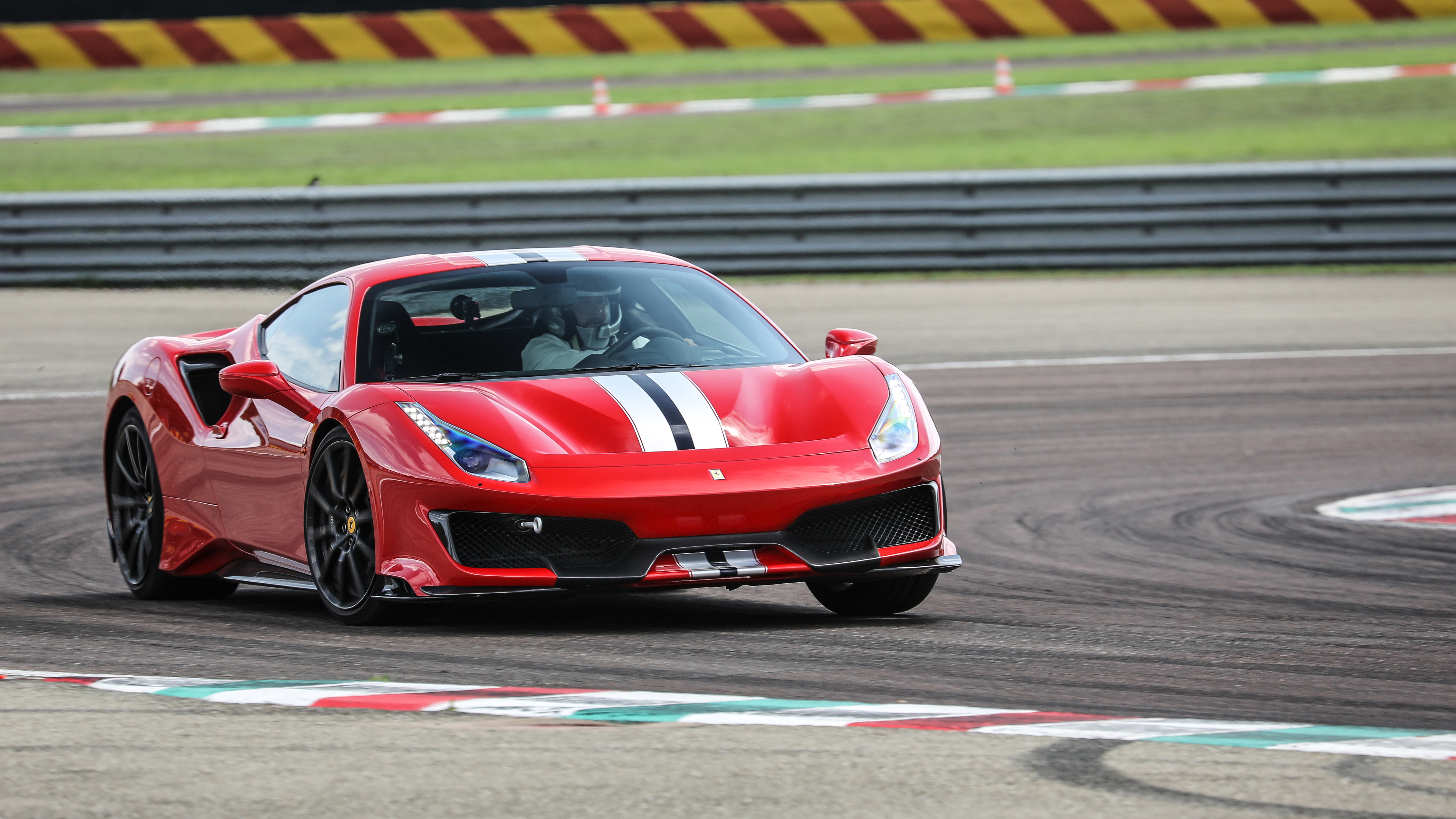 Ferrari 488 Pista Wallpaper 4k - HD Wallpaper 