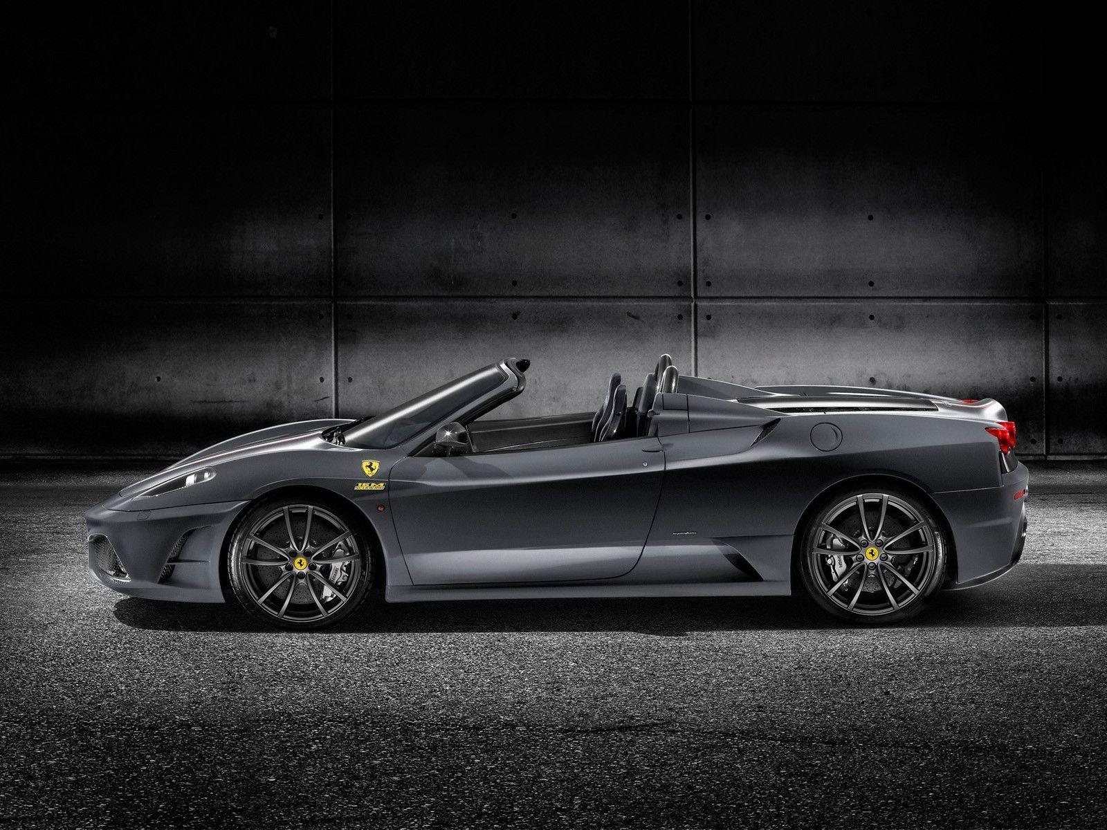 Black Ferrari Wallpapers - Ferrari Scuderia Spider 16m 4 - HD Wallpaper 