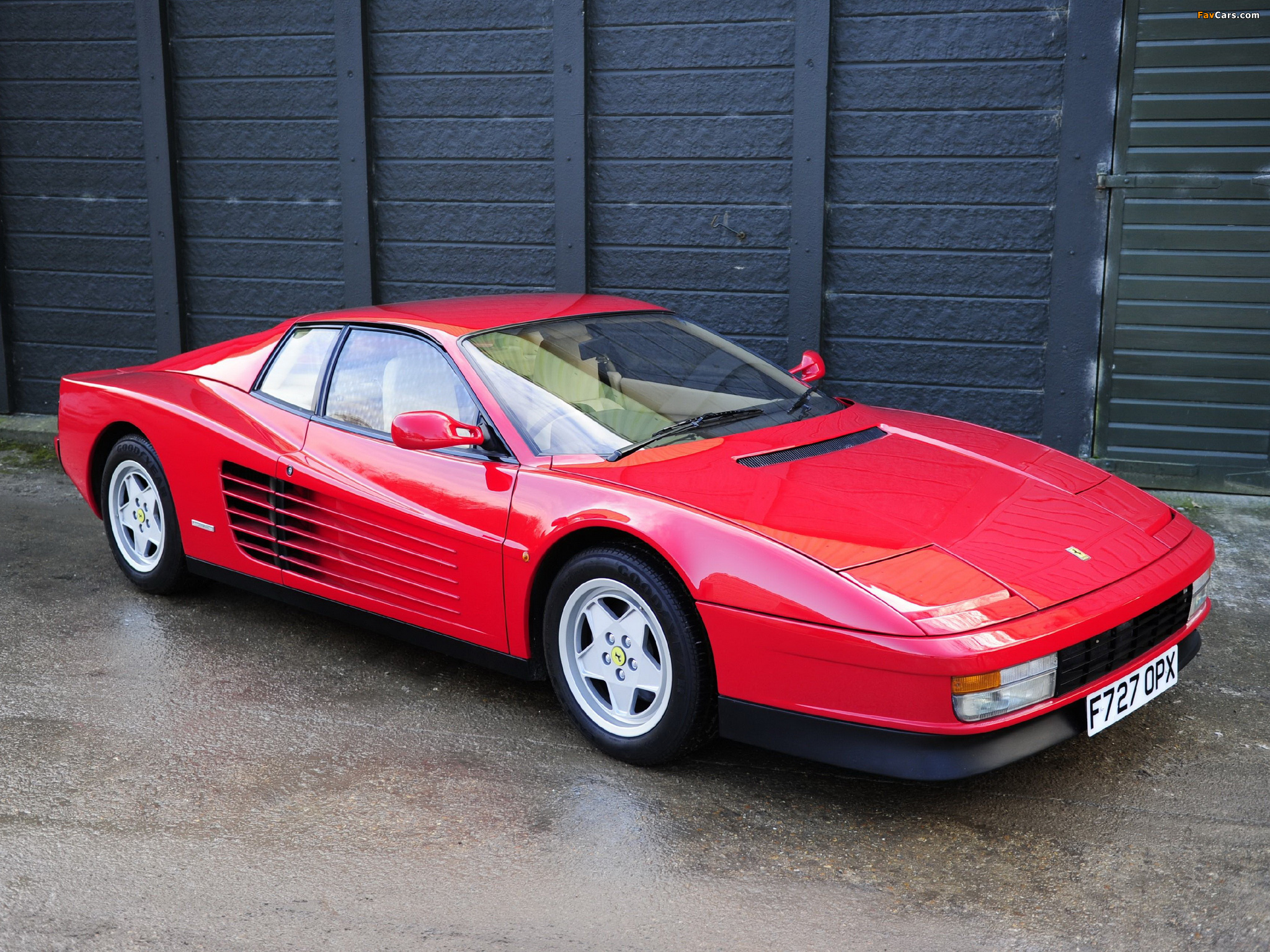 Ferrari Testarossa Uk-spec 1986 92 Wallpapers - Ferrari Testarossa Vs Bmw - HD Wallpaper 