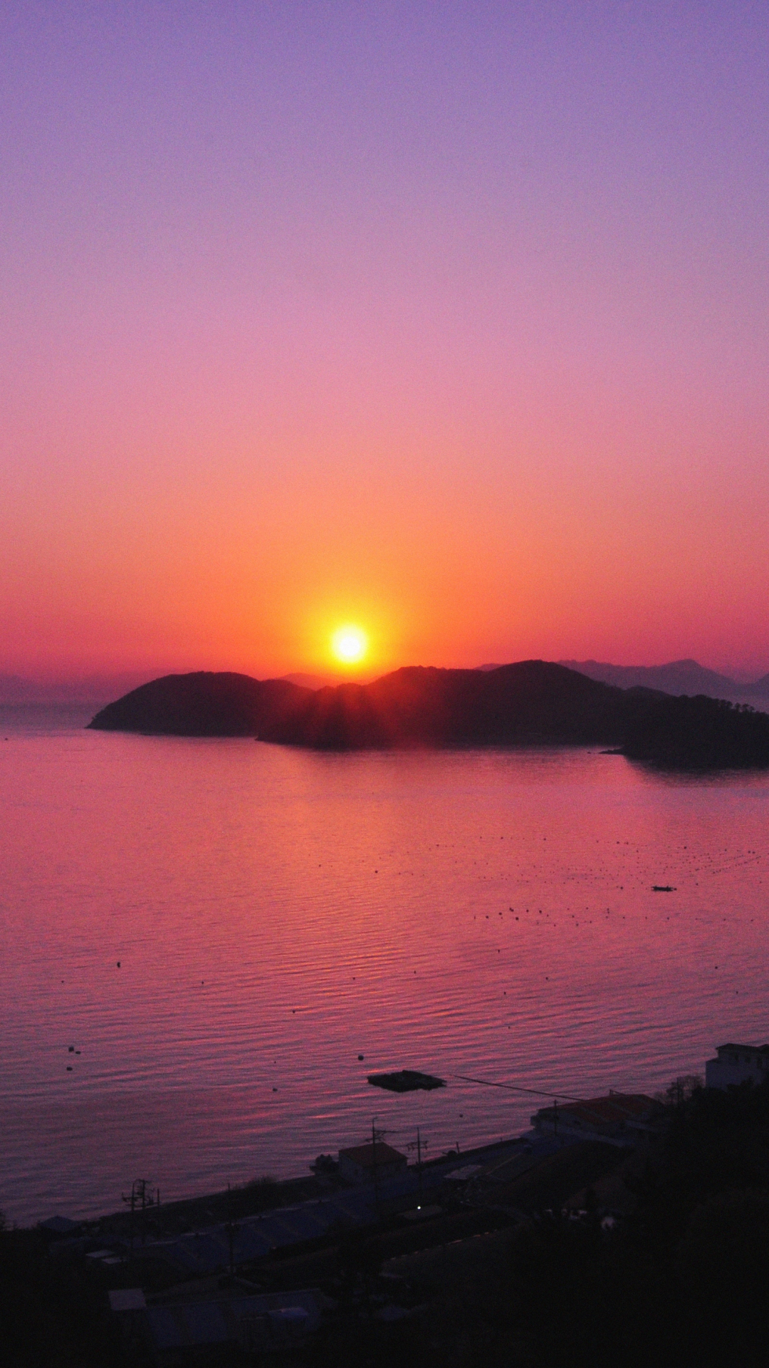 Seaside And Island Hd Iphone Wallpaper - Sunset Over Water Iphone - HD Wallpaper 