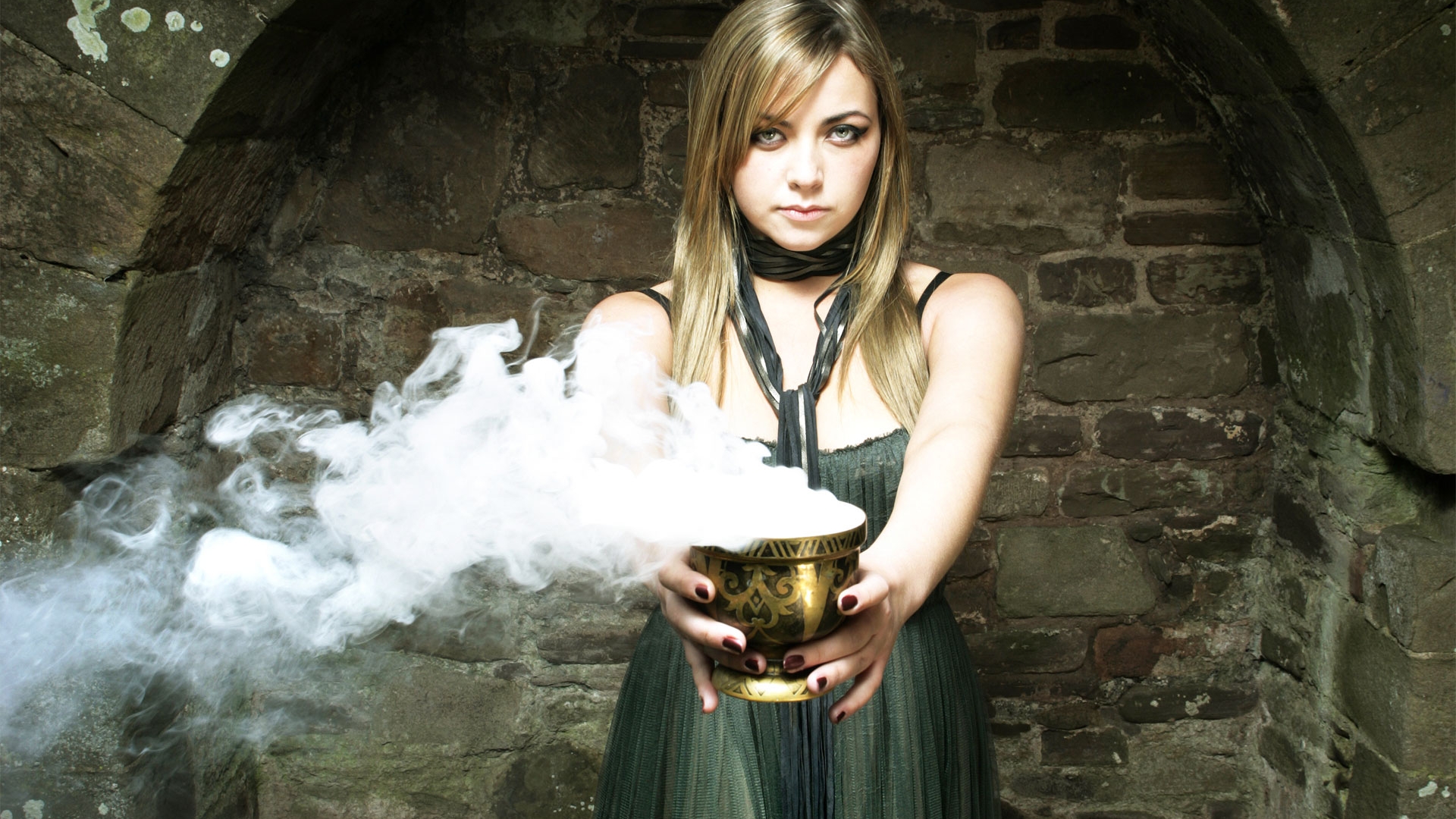 Charlotte Church 2012 - HD Wallpaper 