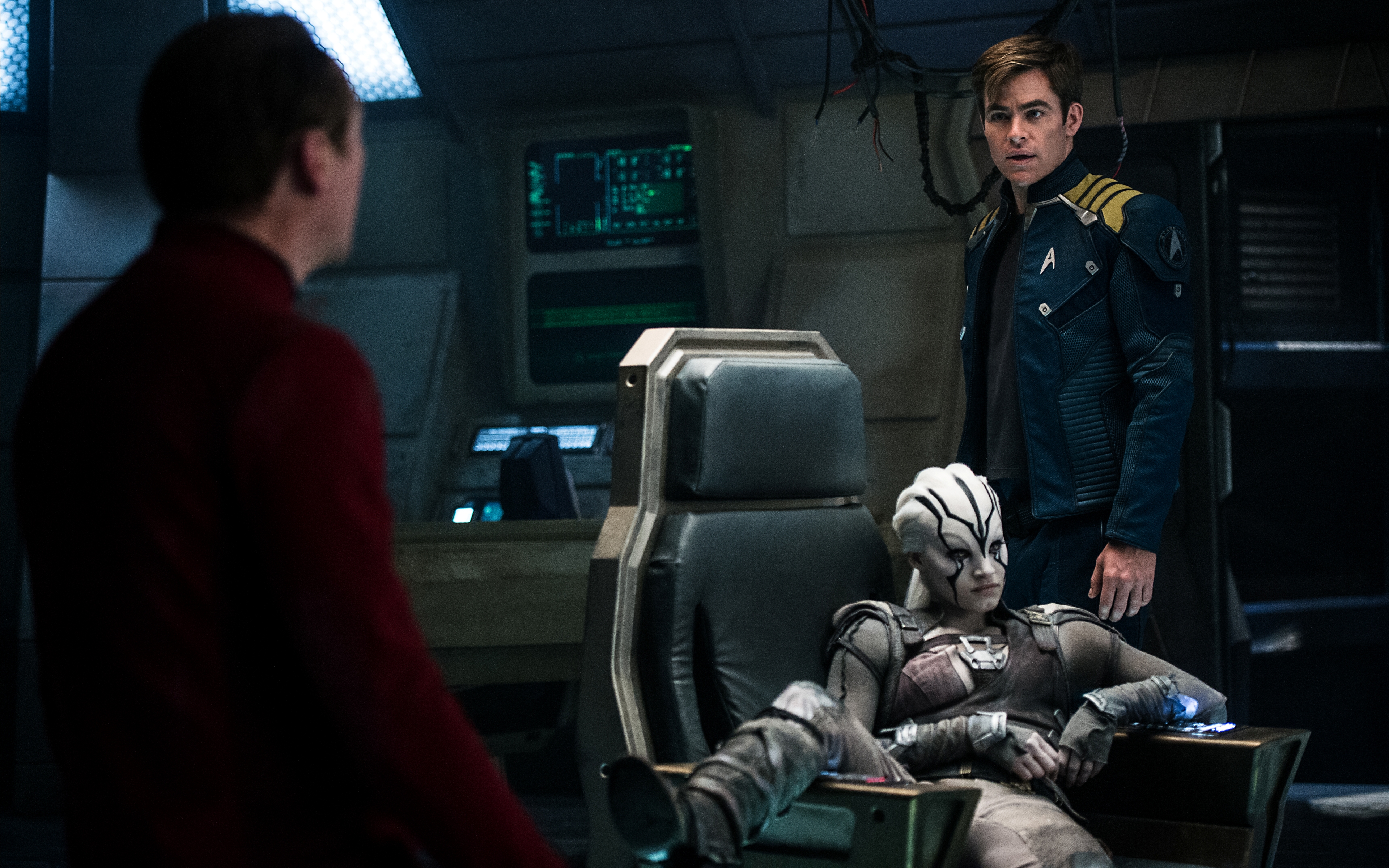 Chris Pine Sofia Boutella Star Trek Beyond - Star Trek Beyond Sexy - HD Wallpaper 