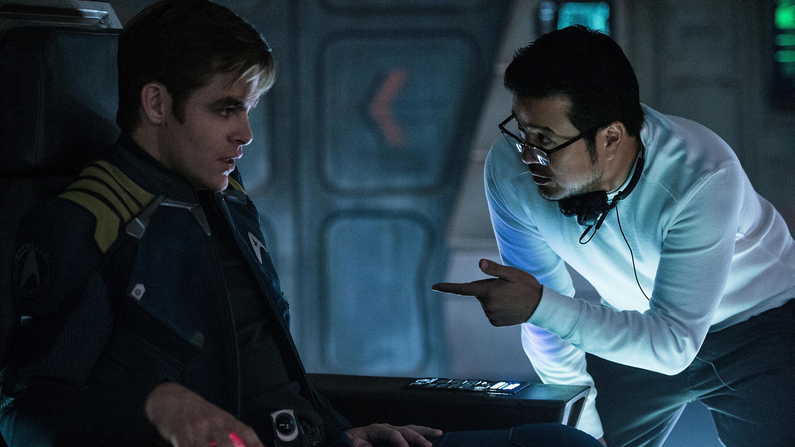 High Resolution Star Trek Beyond Hd Wallpaper Id - Justin Lin And Chris Pine - HD Wallpaper 