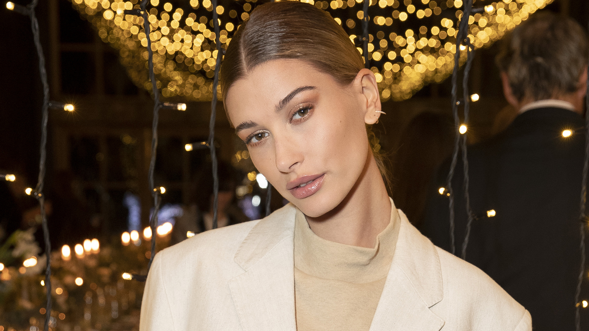 Hailey Baldwin - Hailey Bieber Wedding Makeup - HD Wallpaper 