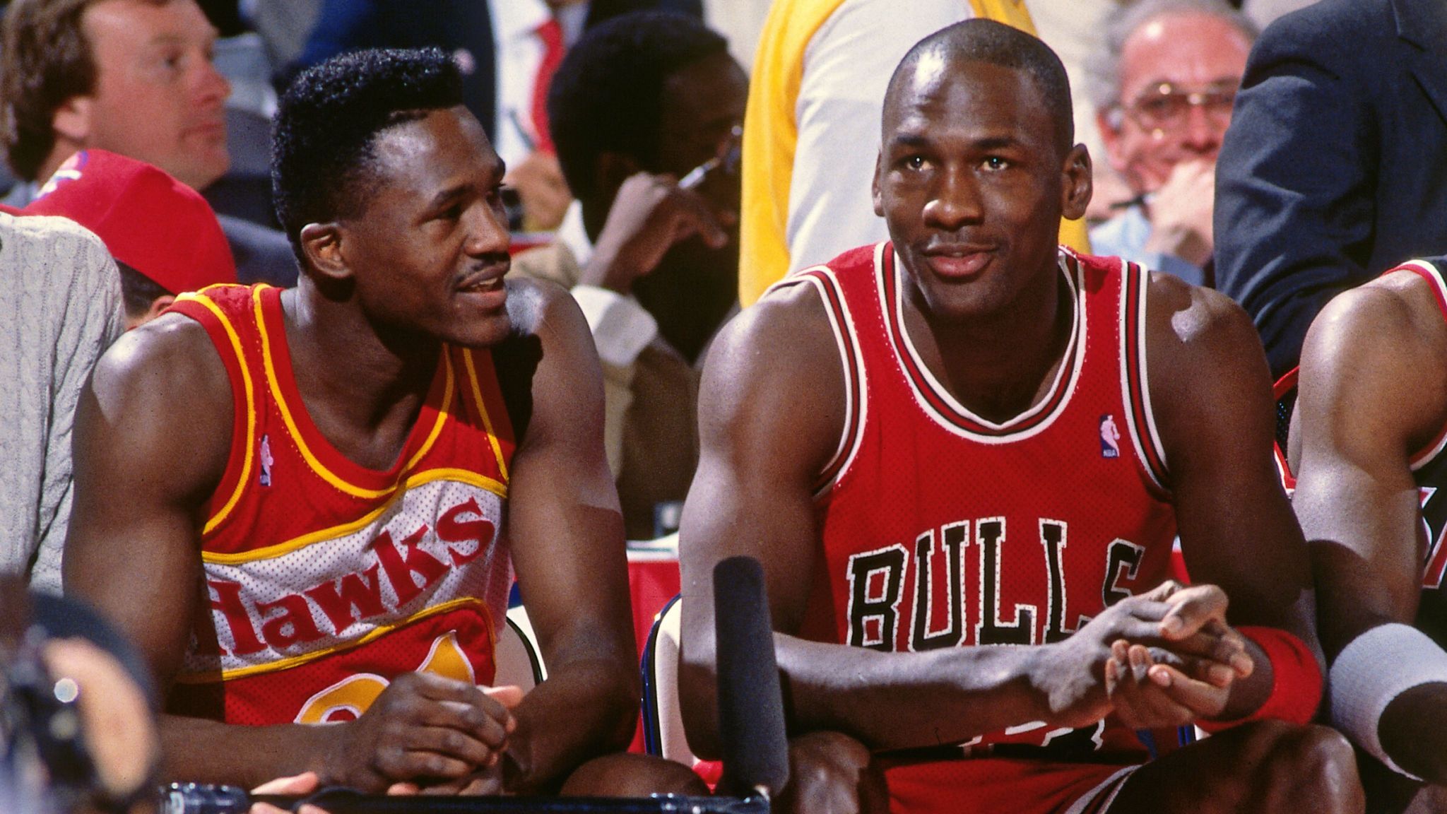 Dominque Wilkins And Michael Jordan Pictured During - Jordan Vs Dominique Wilkins - HD Wallpaper 
