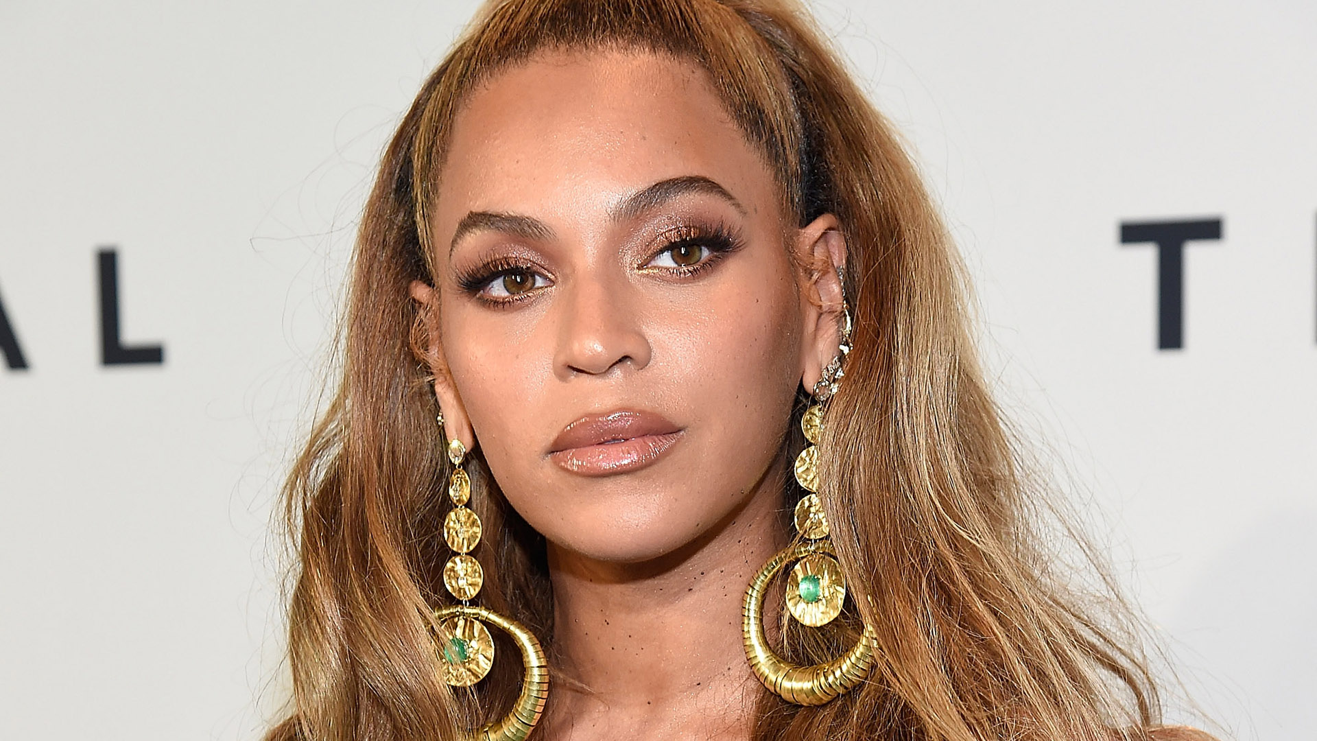 Beyoncé Hinted That She Has A Secret Snapchat, And - Beyonce Hair Colors 2019 - HD Wallpaper 