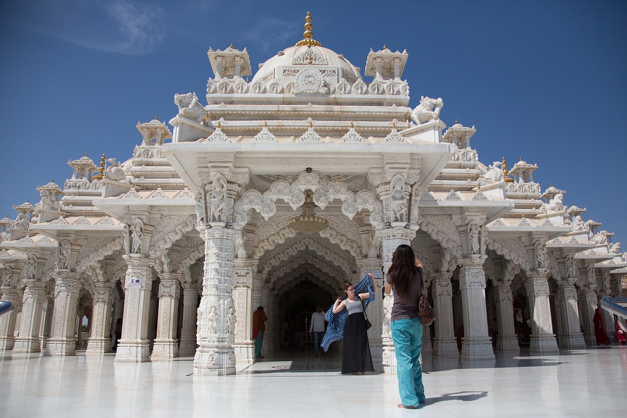 India Shree Swaminarayan Temple White Temple Free Photo - White Temple In India - HD Wallpaper 