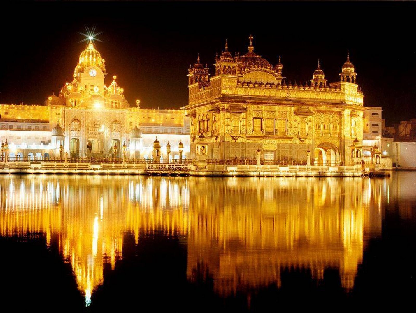 Golden Temple In India - HD Wallpaper 