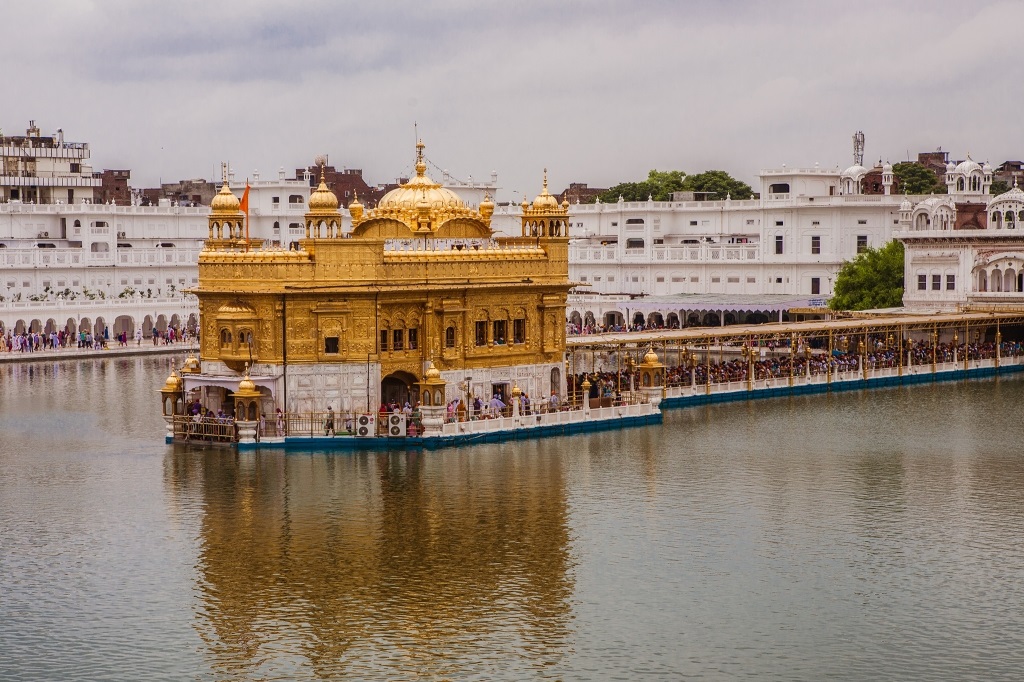 Amritsar Golden Temple - Golden Temple - HD Wallpaper 