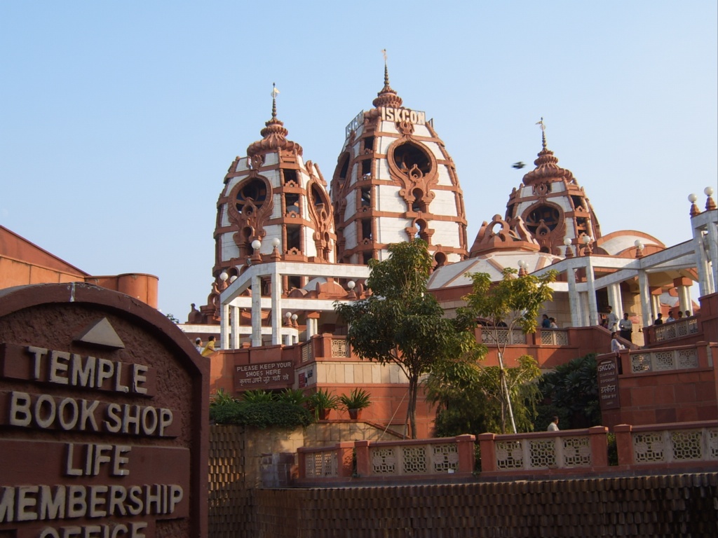 Iskcon Temple Delhi - HD Wallpaper 