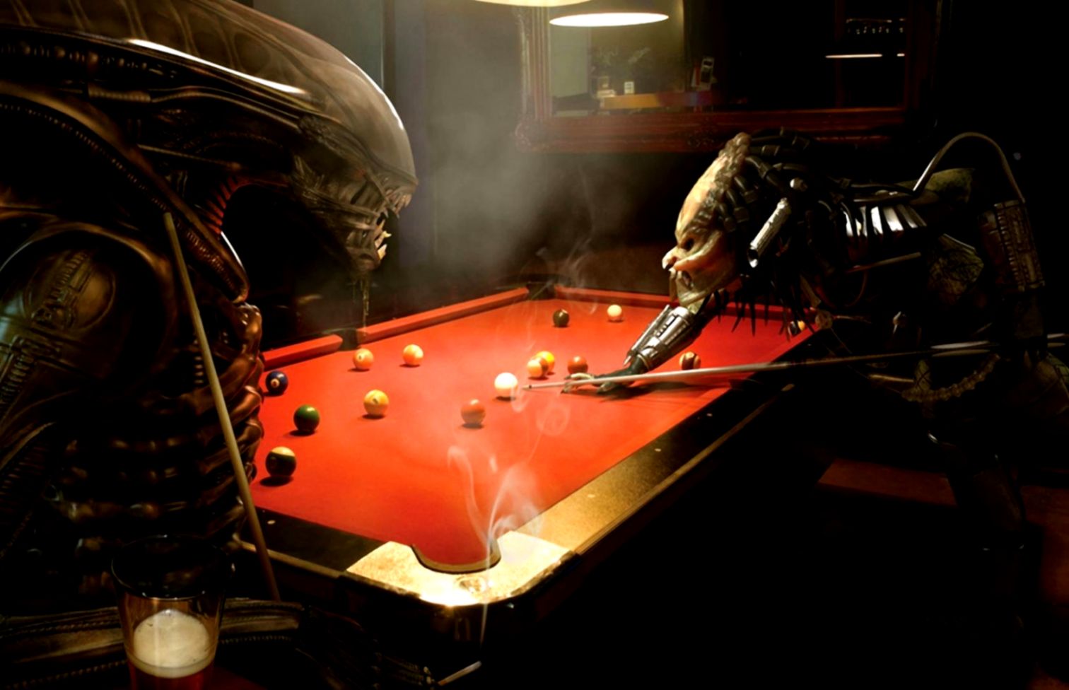 Alien And Predator Pool Table Cool Wallpapers - Alien Vs Predator Wallpaper Phone - HD Wallpaper 