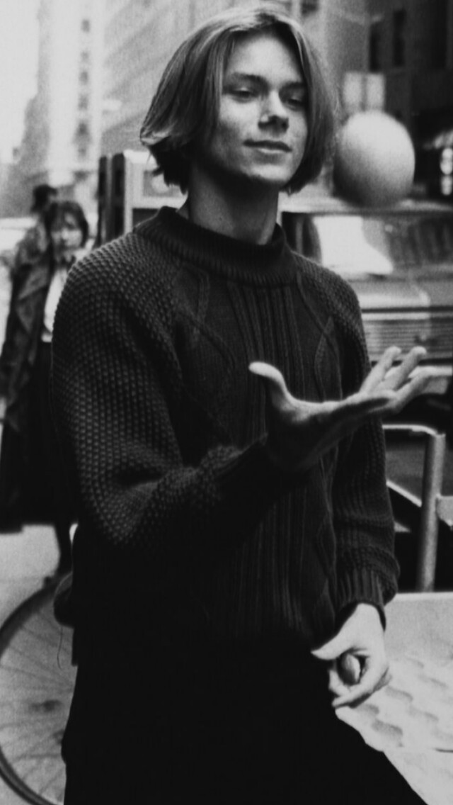 River Phoenix 640x1136 Wallpaper Teahub Io