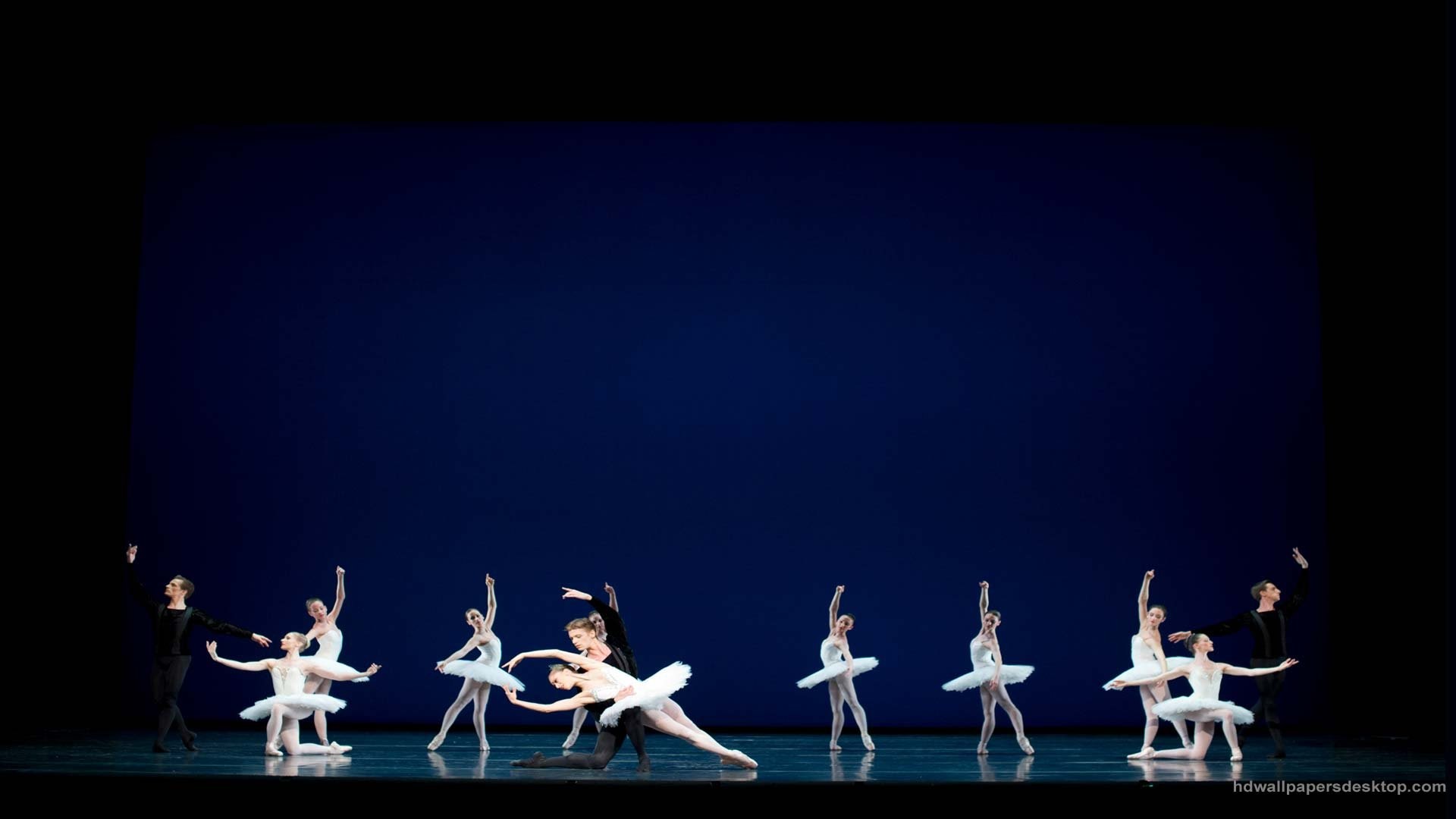 Ballet Wallpaper Minimalist - HD Wallpaper 
