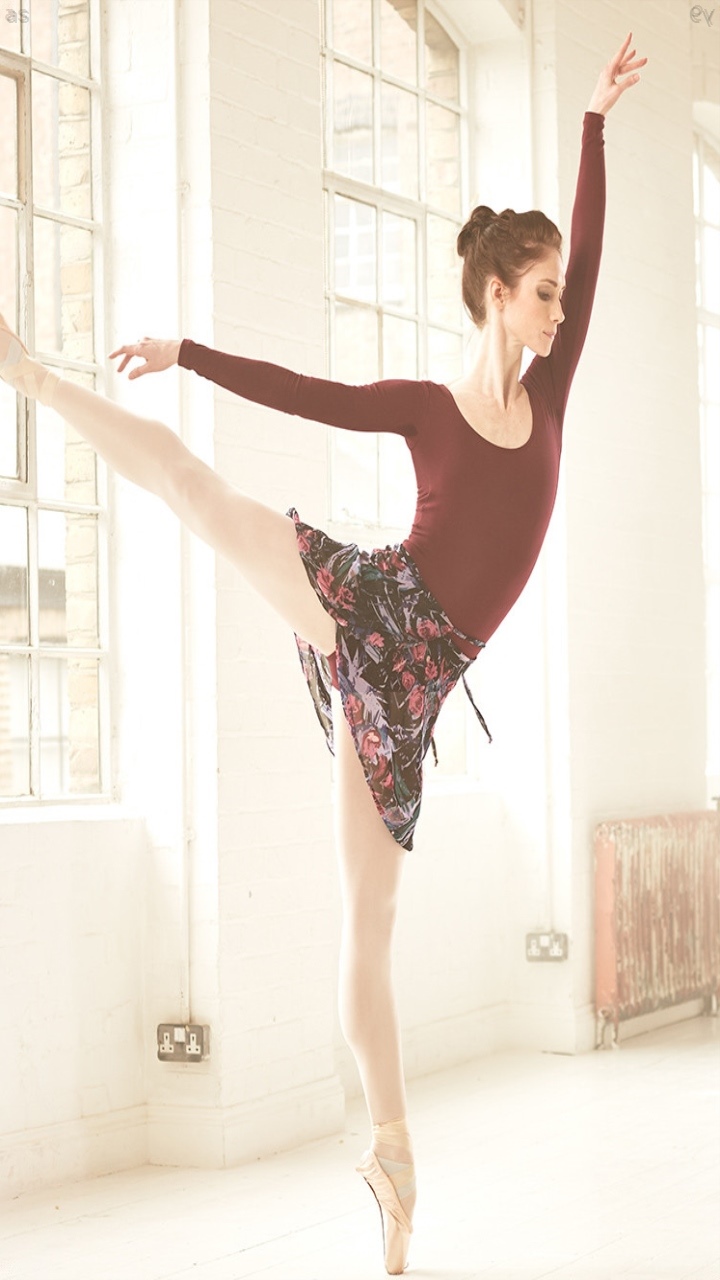 Joanne Ballet Wallpaper 34 - Turn - HD Wallpaper 