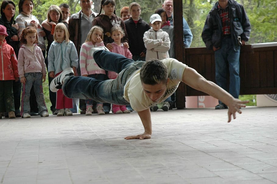 Man Doing Hand Spin, Breakdancing, Dance, Dynamic, - HD Wallpaper 