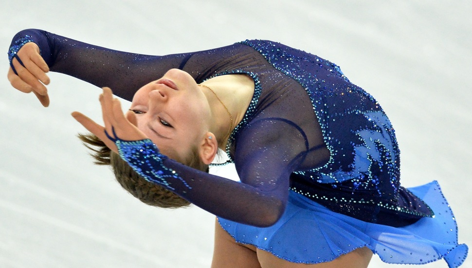 Yulia Lipnitskaya, Skater, Sochi 2014, Figure Skating - Figure Skating Spins - HD Wallpaper 