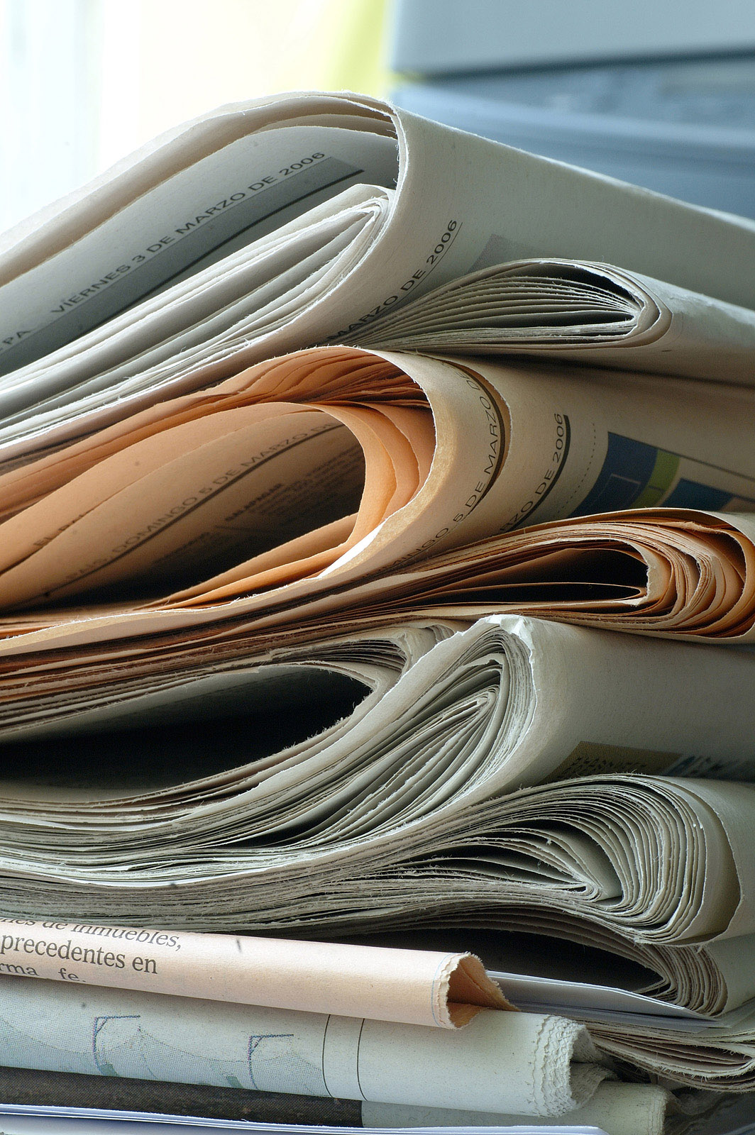 English-language Newspaper Material - Newspaper - HD Wallpaper 