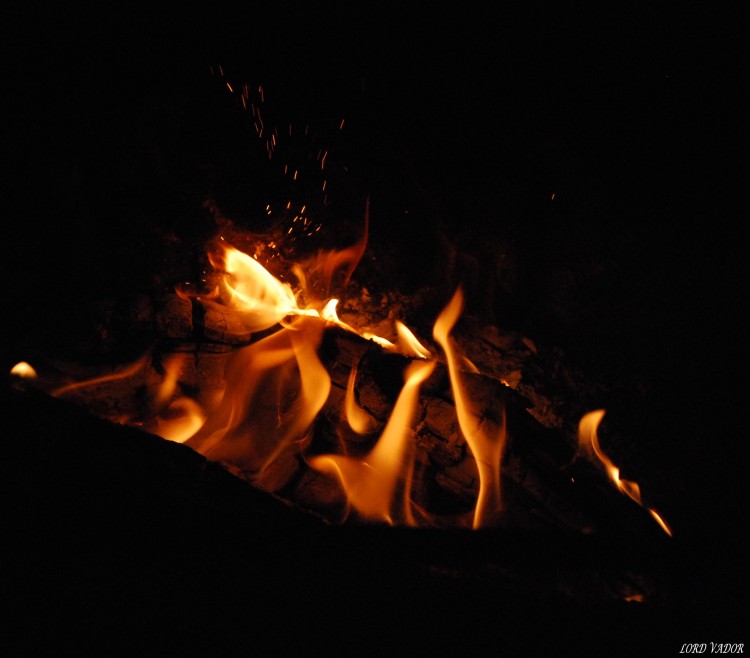 Wallpapers Nature Fires Wallpaper N°221938 - Flame - HD Wallpaper 