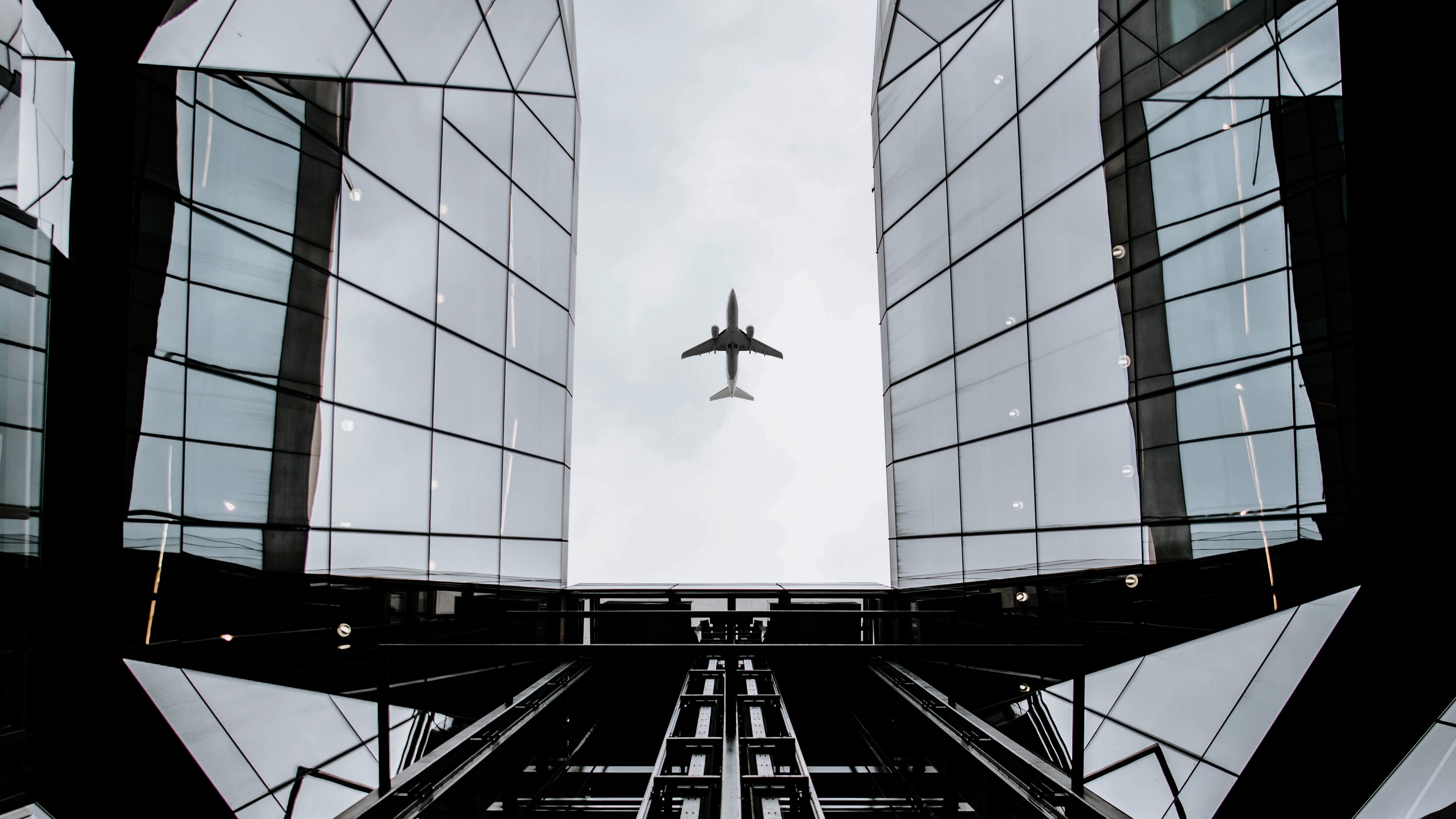 Airplane Architecture Bottom View Flight 4k - Best Composition Photography - HD Wallpaper 