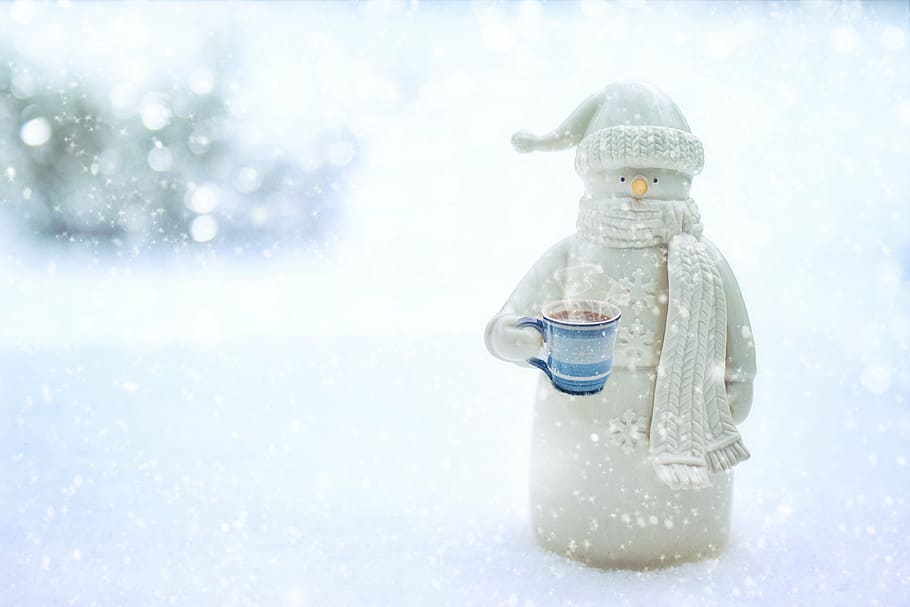 Snowman Holding Mug Of Coffee, Winter, Snowy, Season, - Holding In Cold Snow - HD Wallpaper 