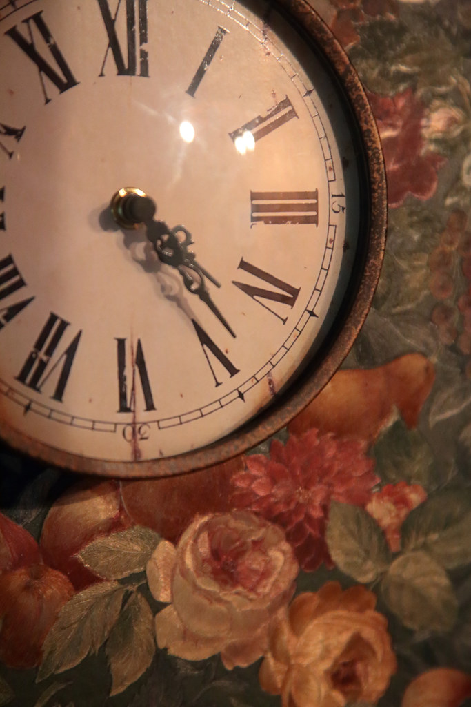 Clock - HD Wallpaper 