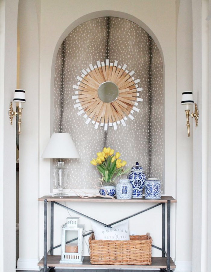 Faux Fawn Wallpaper In An Entryway Niche Design - Diy Entryway Niche - HD Wallpaper 