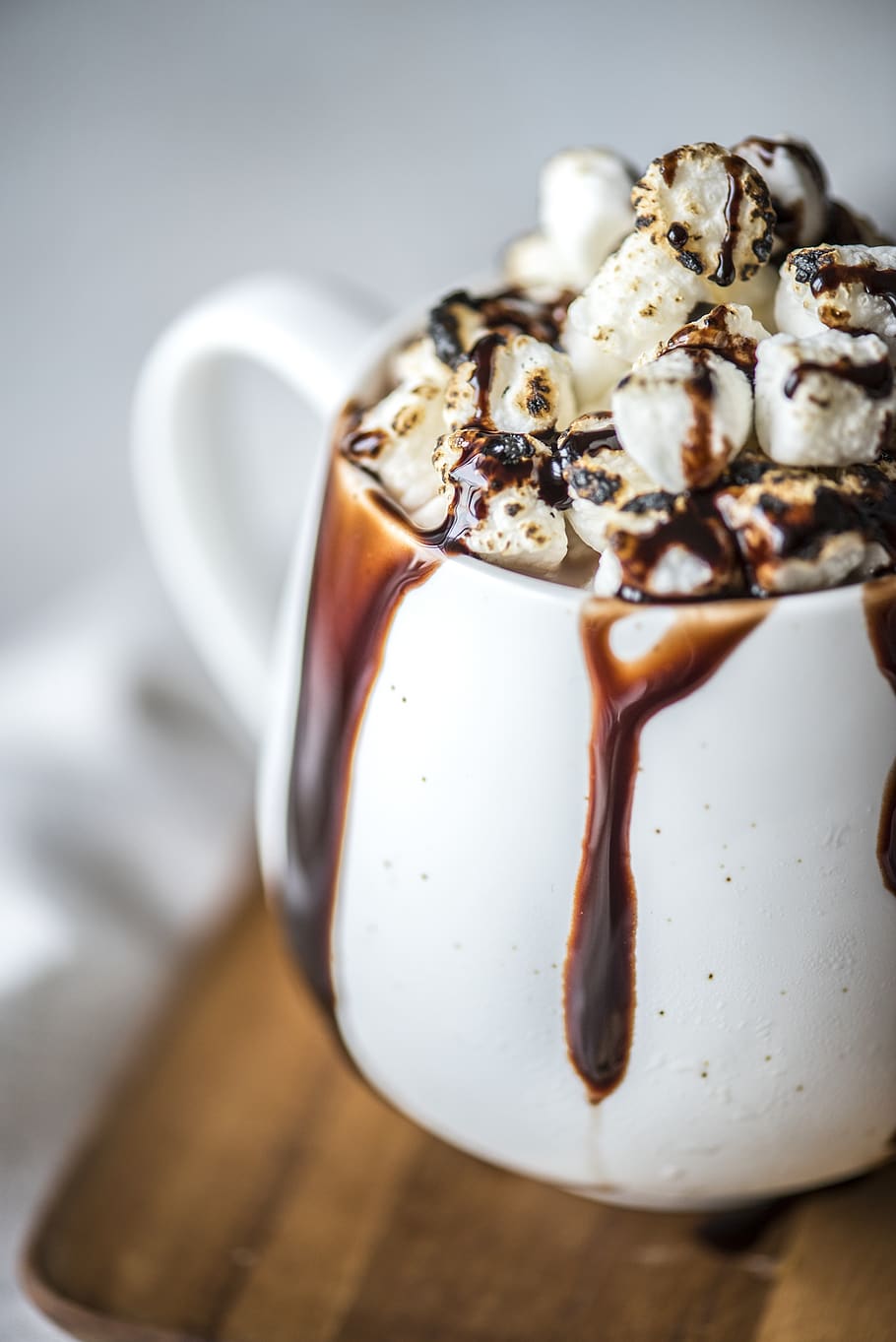 Beverage, Brown, Cacao, Chocolate, Chocolate Syrup, - Hot Chocolate With Marshmallows Designs - HD Wallpaper 