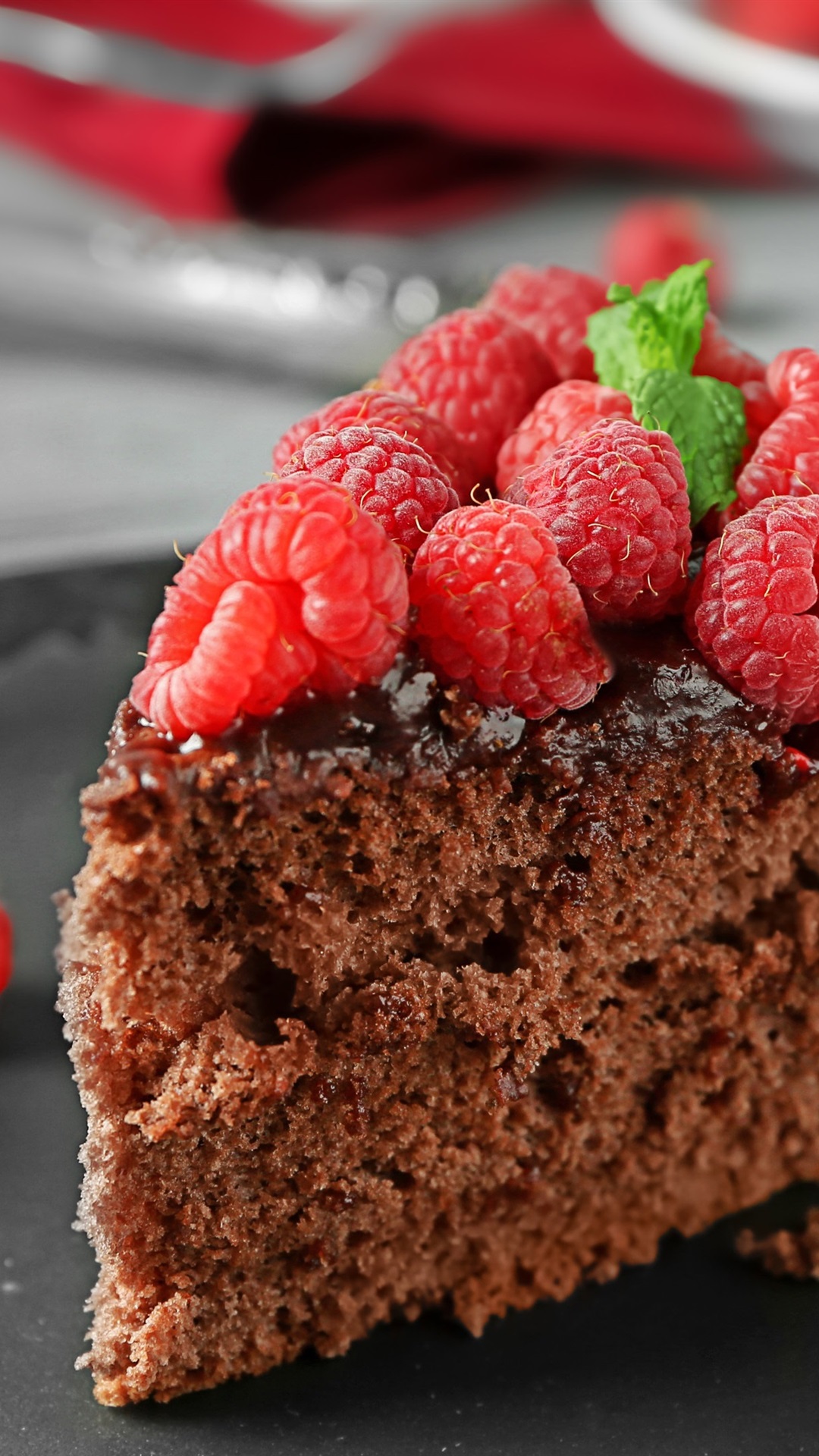 Iphone Wallpaper Chocolate Cake, Piece, Raspberries - Chocolate Wallpapers Iphone - HD Wallpaper 