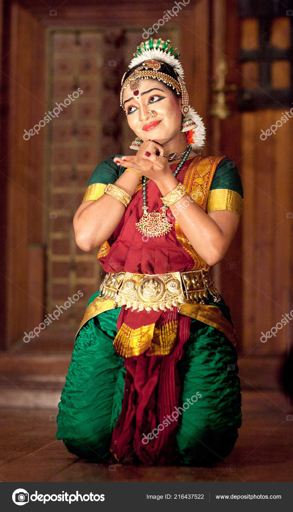 South Indian Traditional Girl - HD Wallpaper 