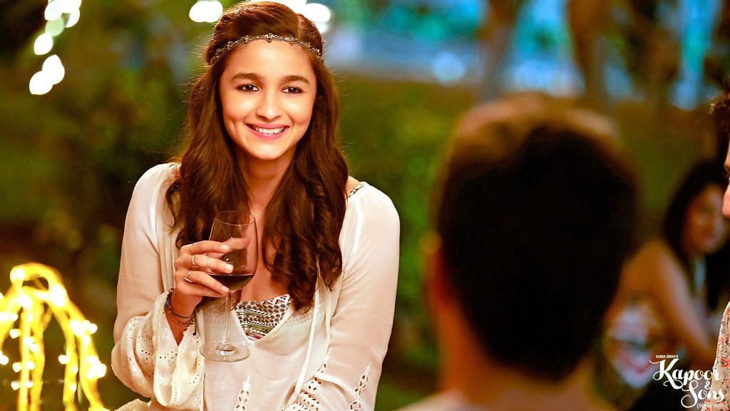 Alia Bhatt Photos 2017 Hot Pics Wallpapers Beautiful - HD Wallpaper 