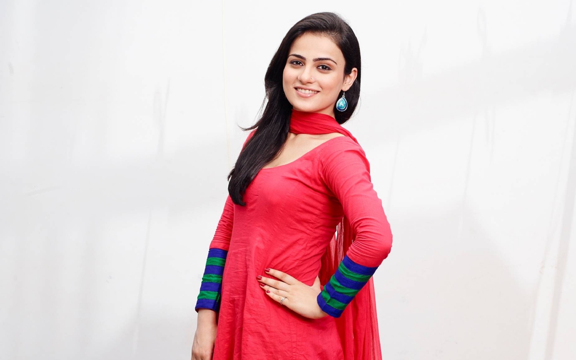 Beautiful Indian Girl In Red Dress - HD Wallpaper 