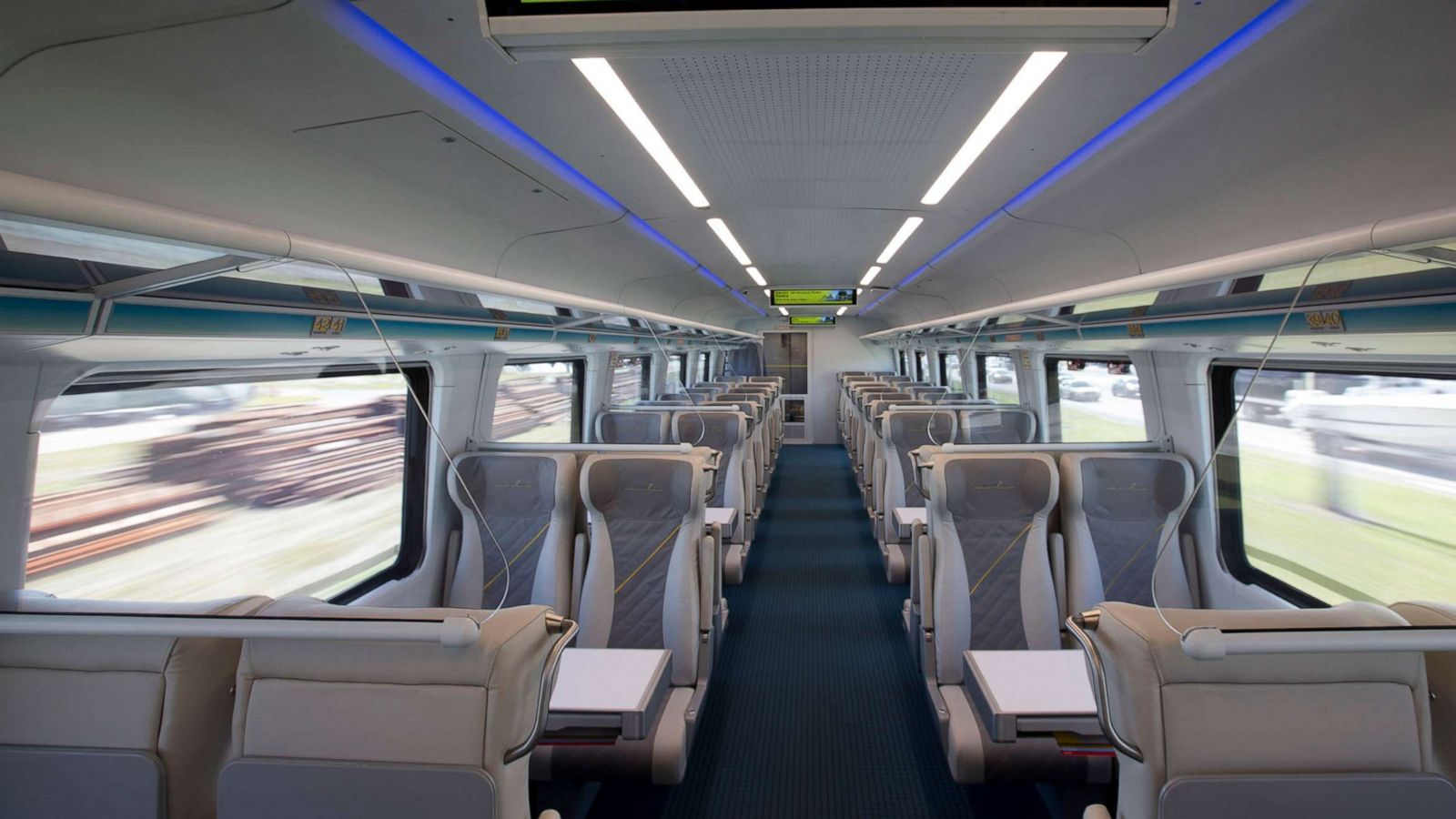 Train To Go To Vegas - HD Wallpaper 