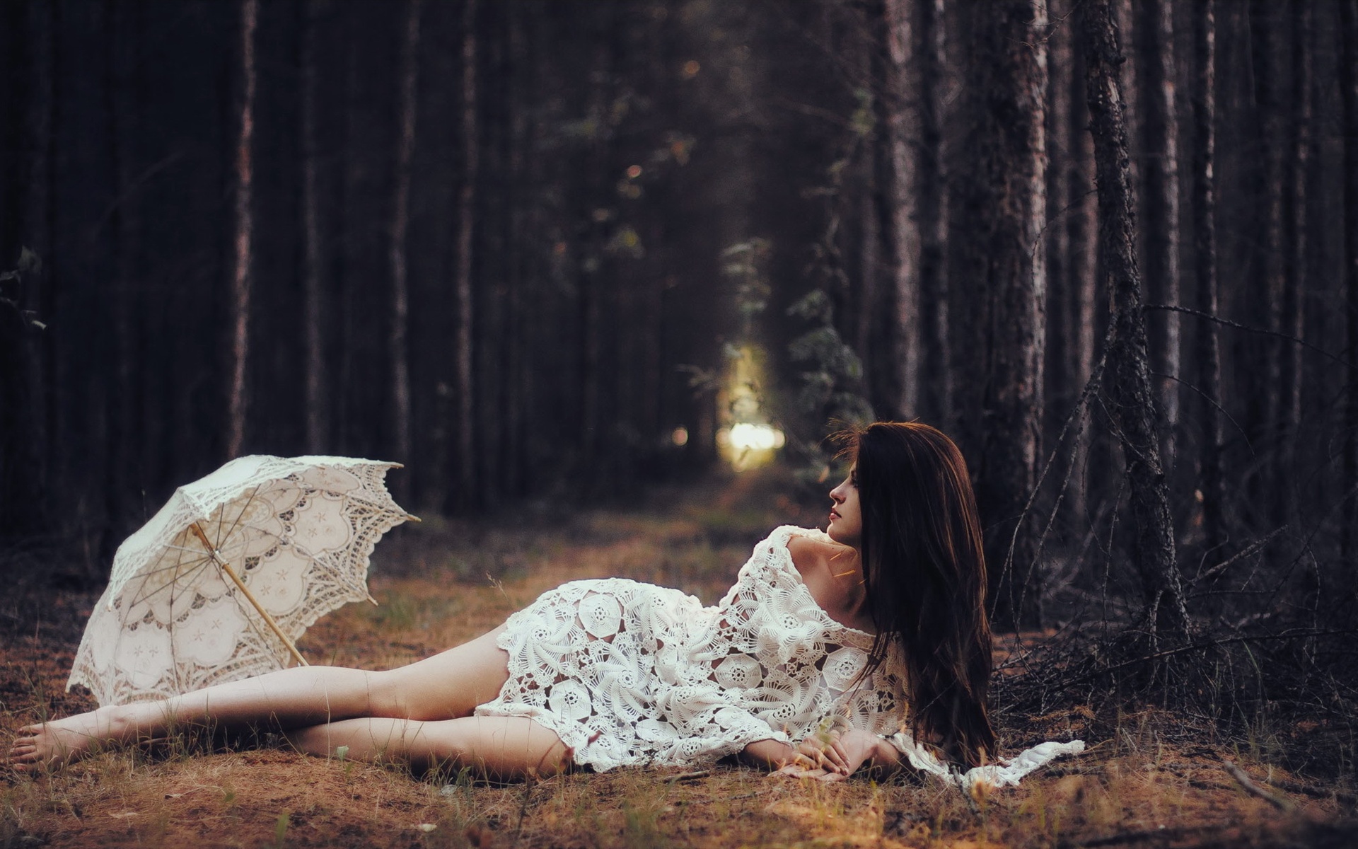 Wallpaper White Lace Skirt Girl, Umbrella, Forest - Skirt - HD Wallpaper 
