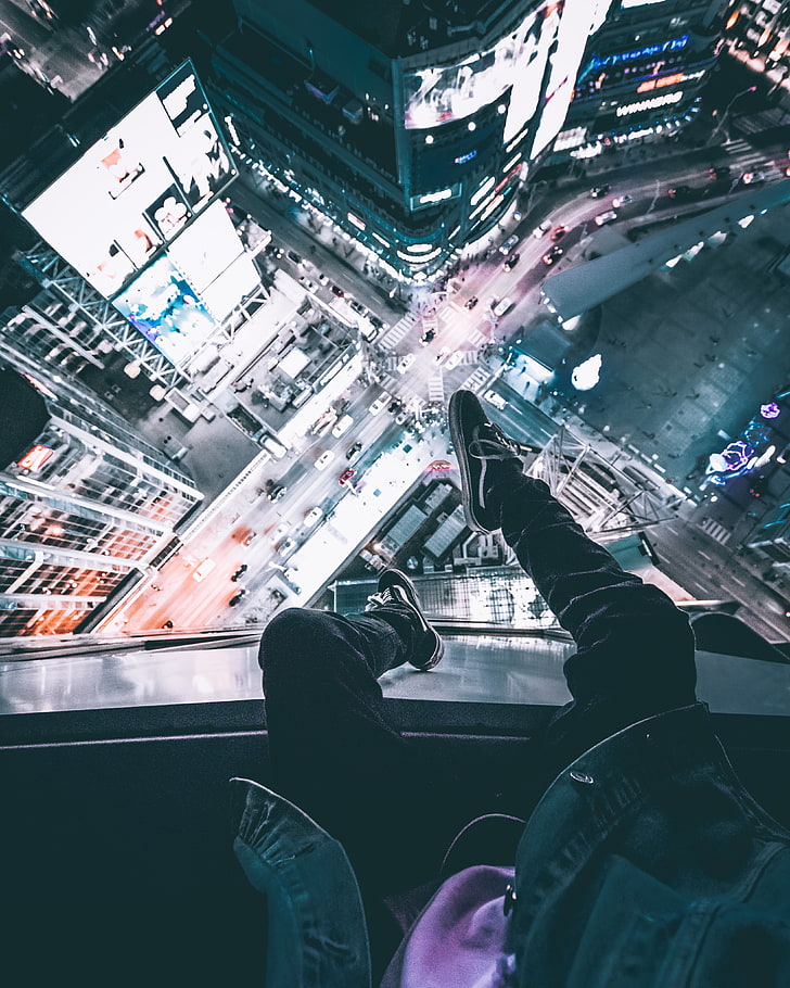 Black And White Lace Up Shoes, Night City, Man, Legs, - Feet On Top Of Building - HD Wallpaper 
