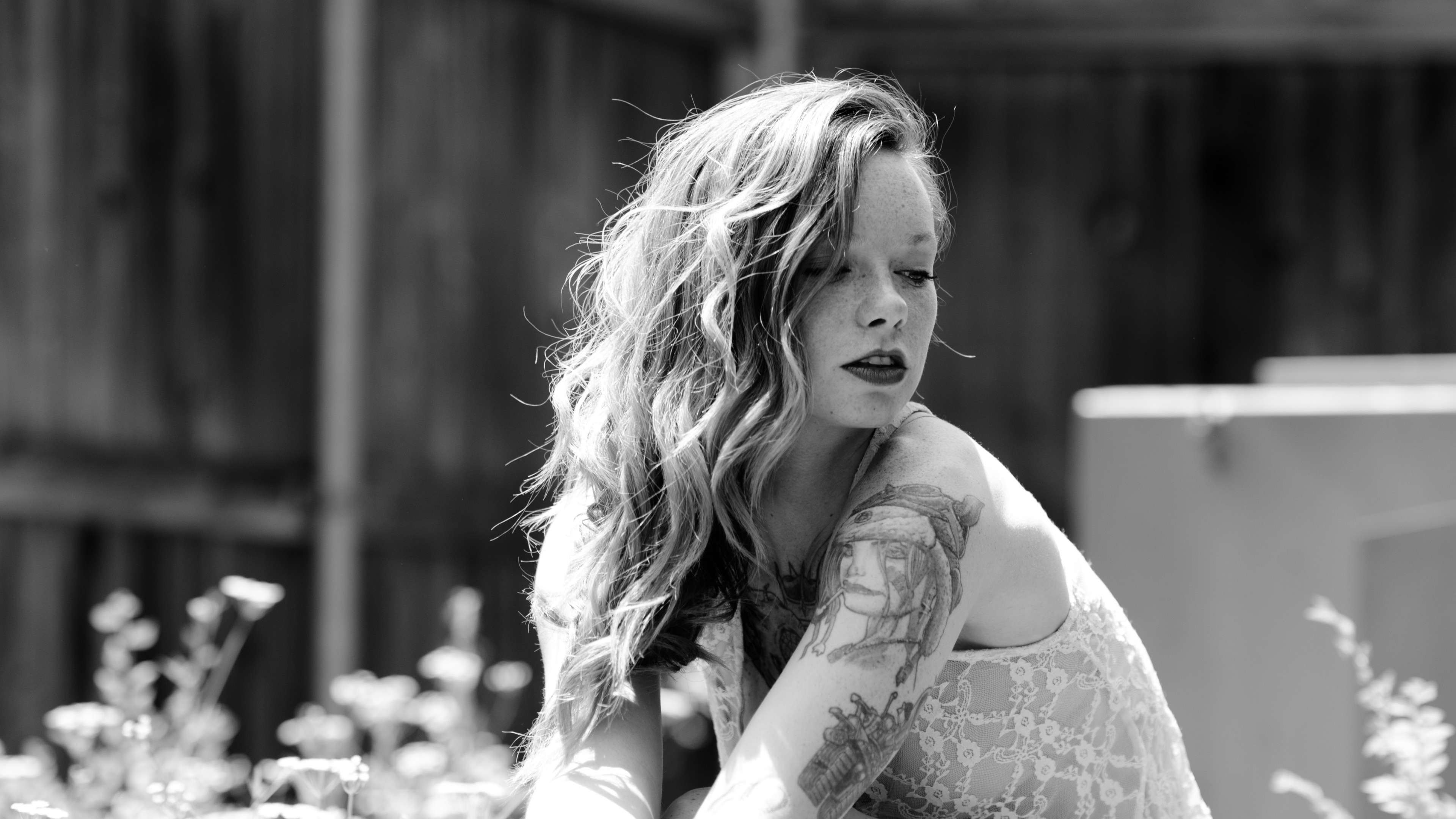 Black And White - HD Wallpaper 