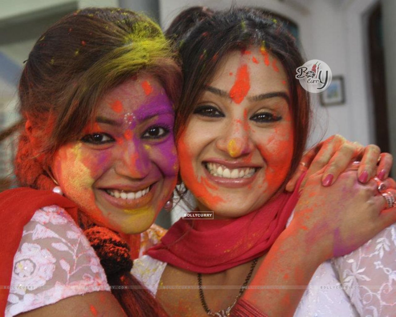 Debina Bonnerjee And Shilpa Shinde On The Sets Of Chidiya - Fun - HD Wallpaper 