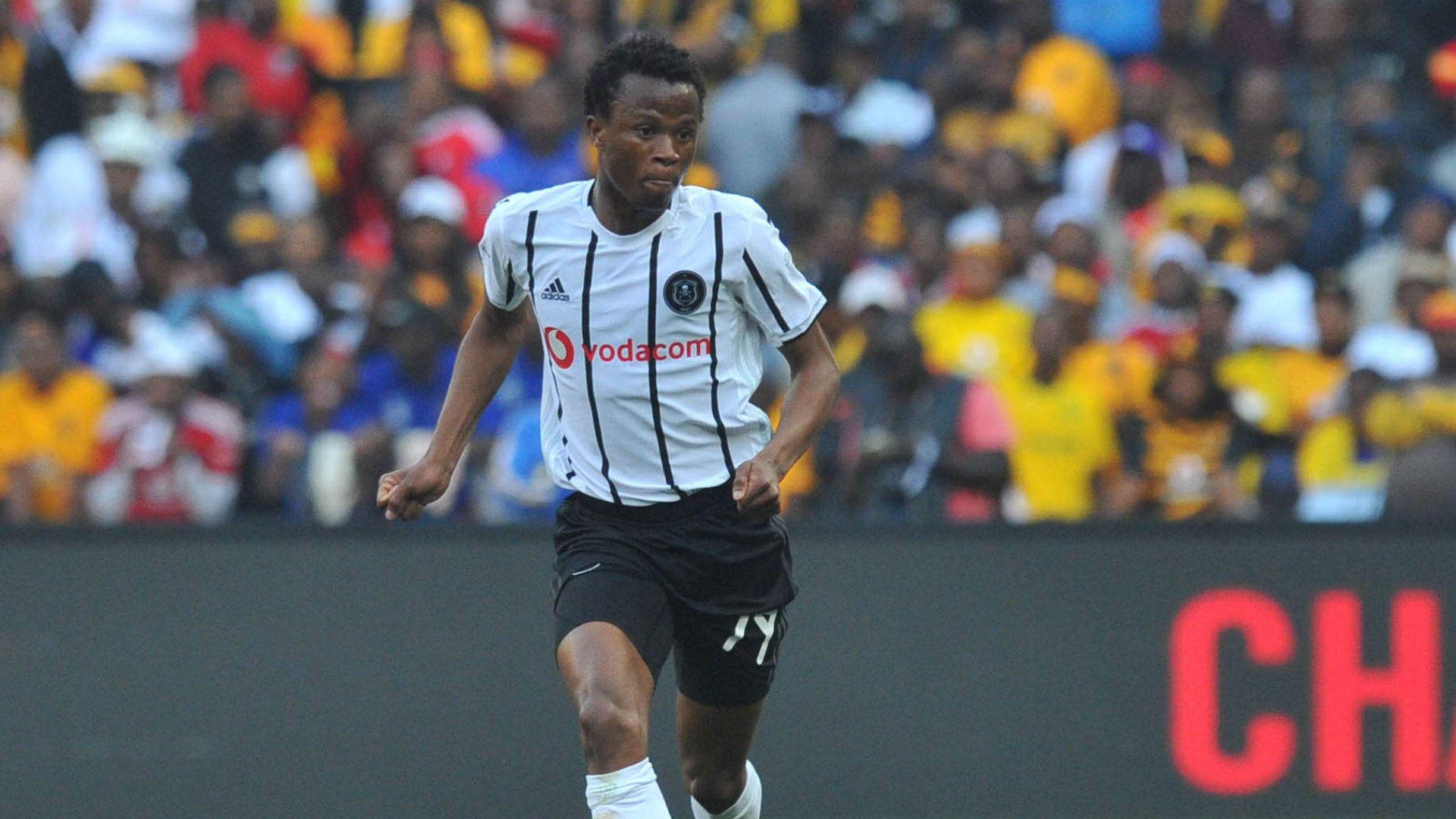 Orlando Pirates Need To Be Careful With Bongani Sam - Bongani Sam Orlando Pirates - HD Wallpaper 